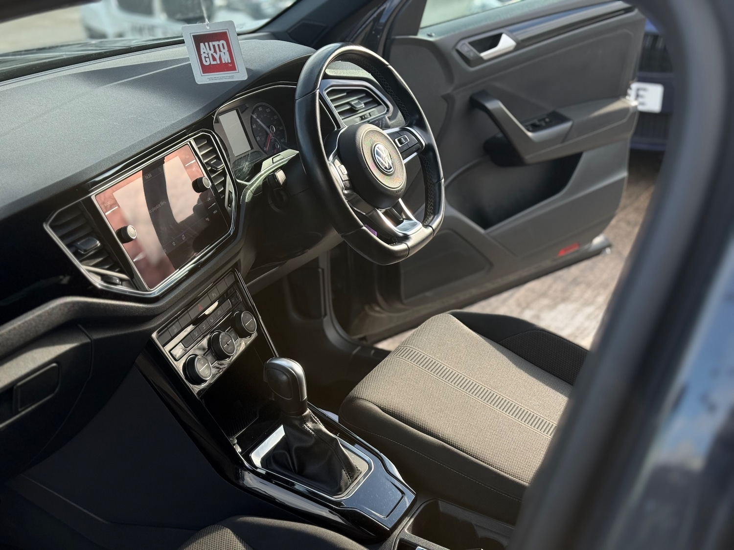 Used Volkswagen T-Roc for sale - 78213362: Photo 4