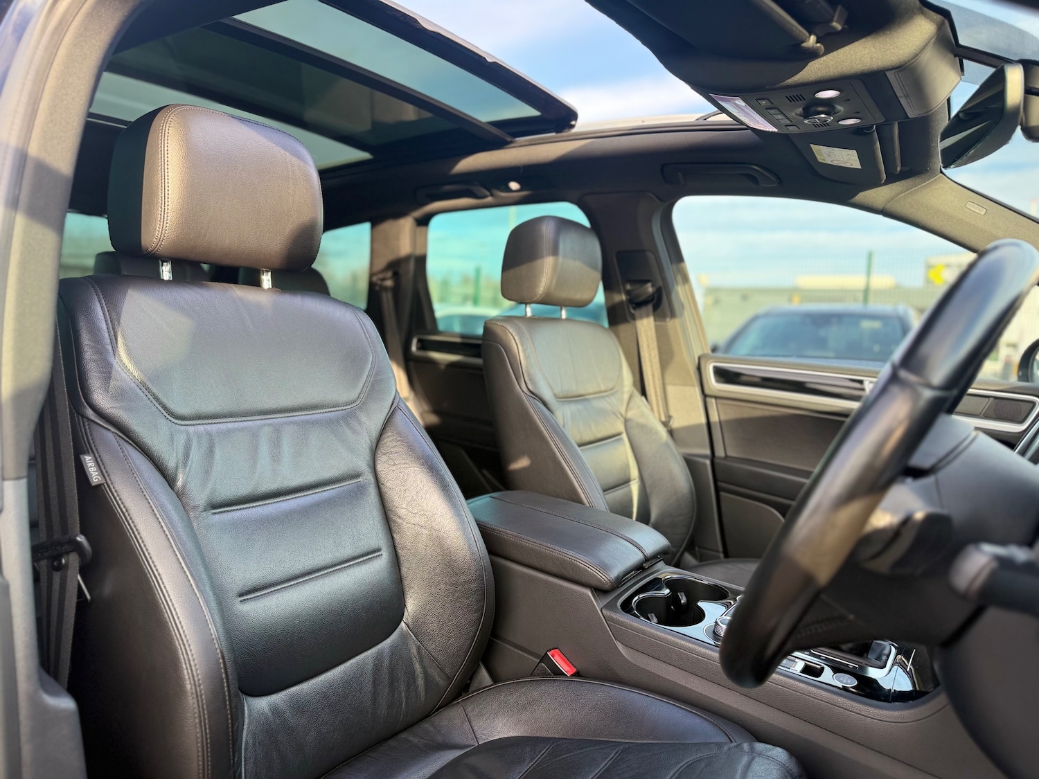 Used Volkswagen Touareg 2016 for sale - 76934267: Photo 24