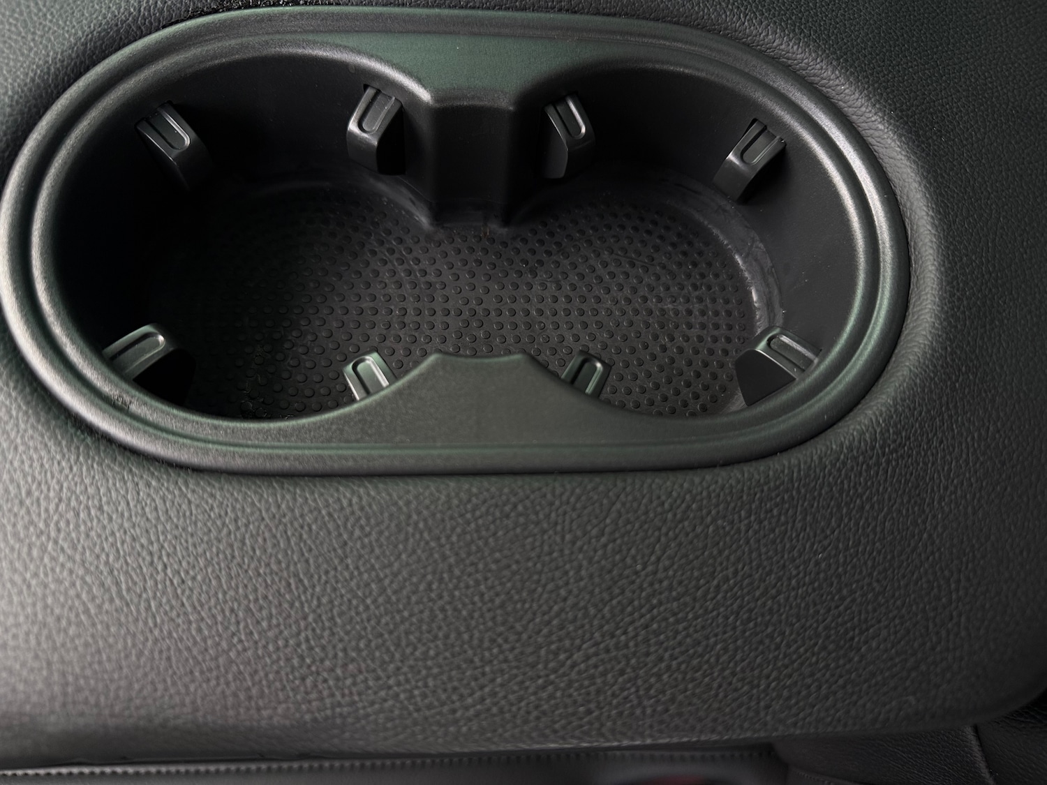 Used Volkswagen Touareg 2016 for sale - 76934267: Photo 35