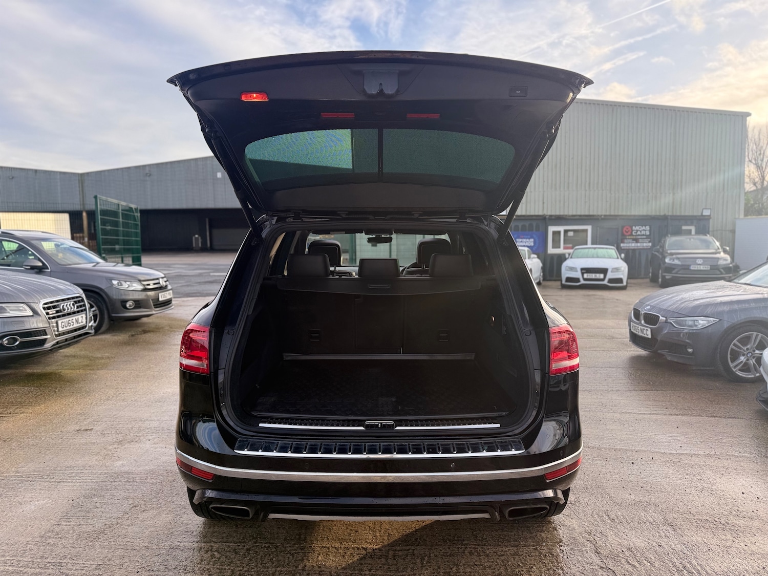 Used Volkswagen Touareg 2016 for sale - 76934267: Photo 36