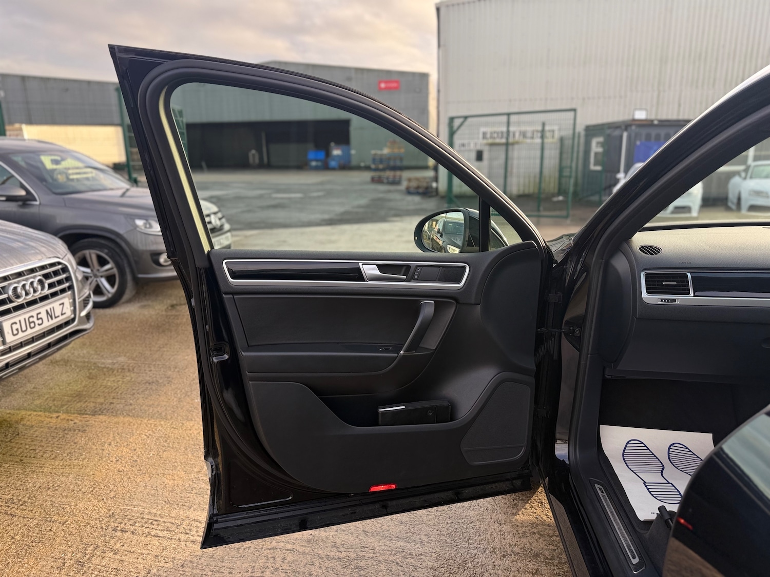 Used Volkswagen Touareg 2016 for sale - 76934267: Photo 58