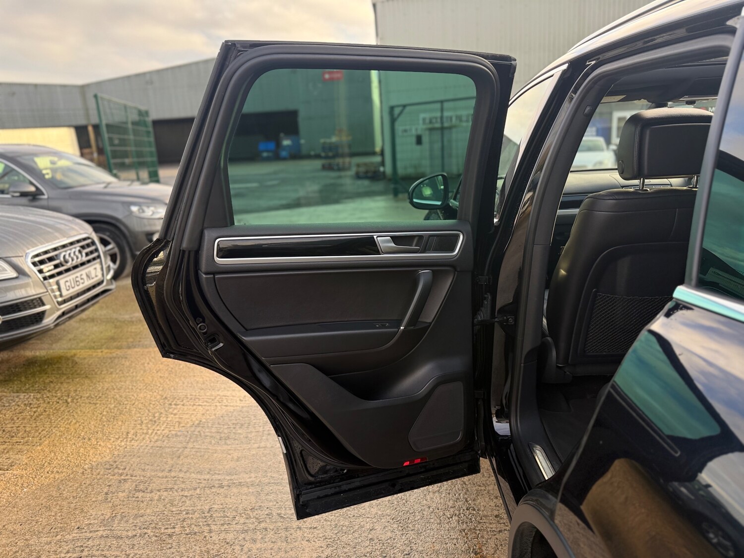 Used Volkswagen Touareg 2016 for sale - 76934267: Photo 59