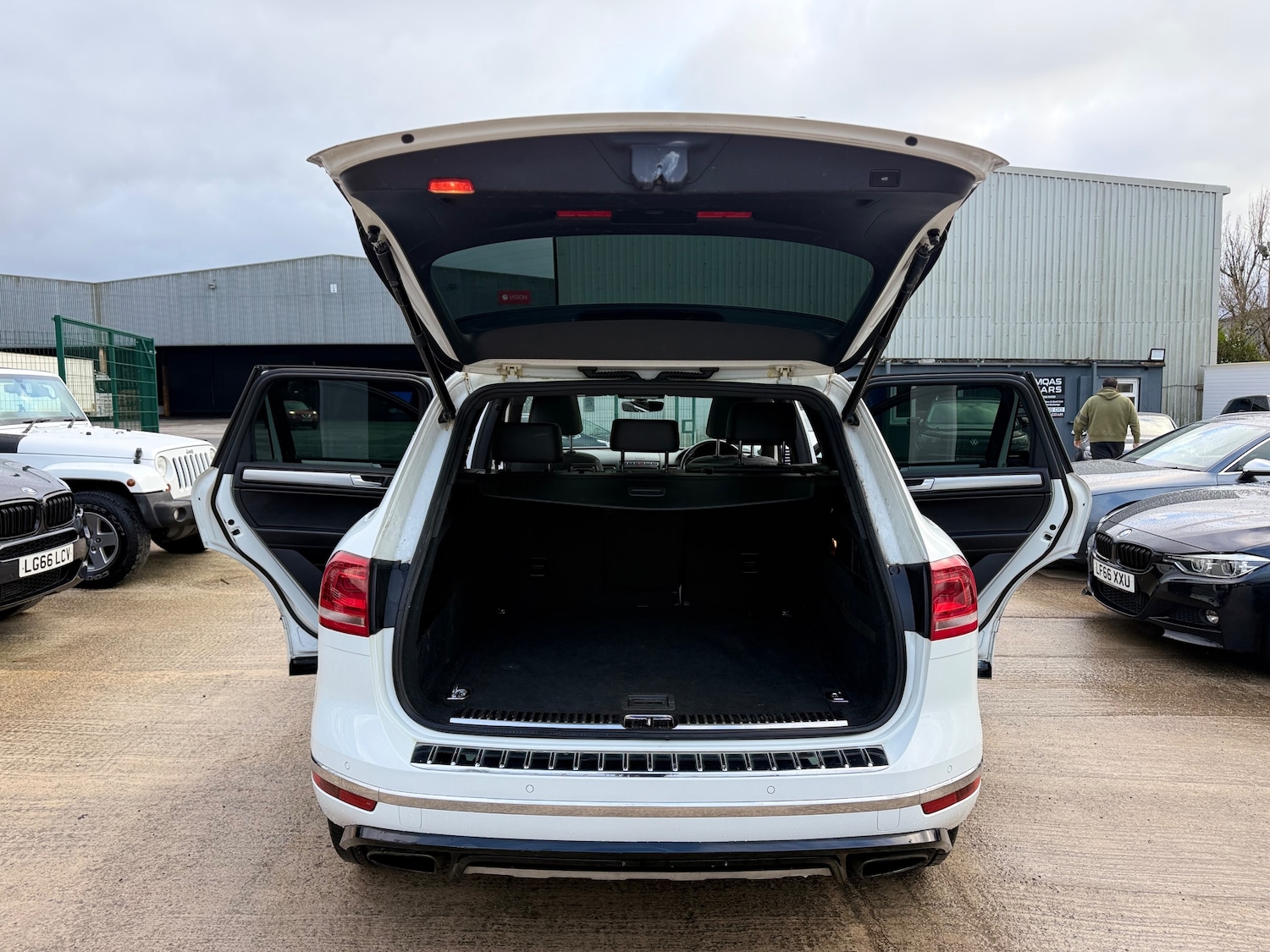 Used Volkswagen Touareg for sale - 77394200: Photo 19