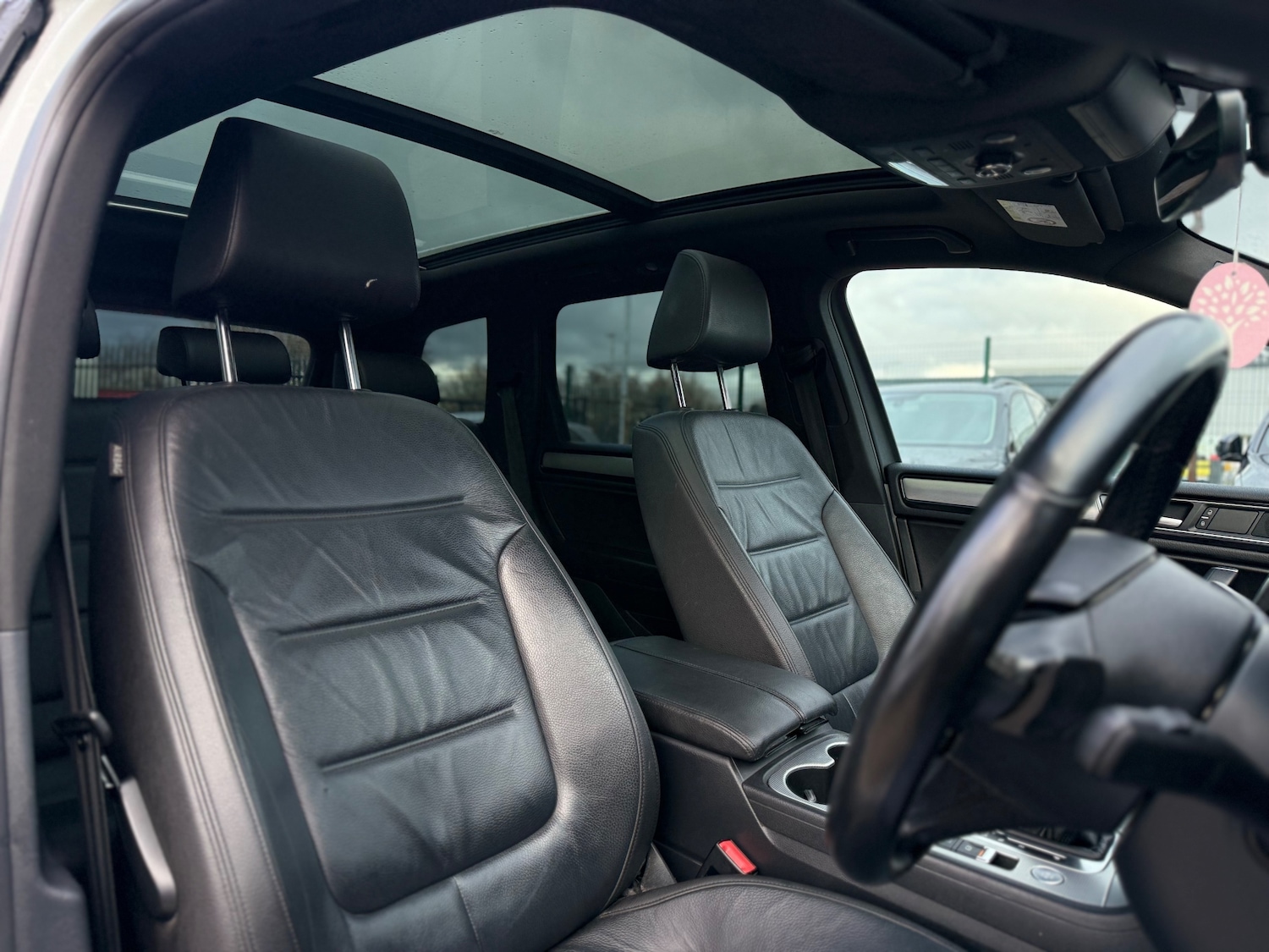 Used Volkswagen Touareg for sale - 77394200: Photo 24