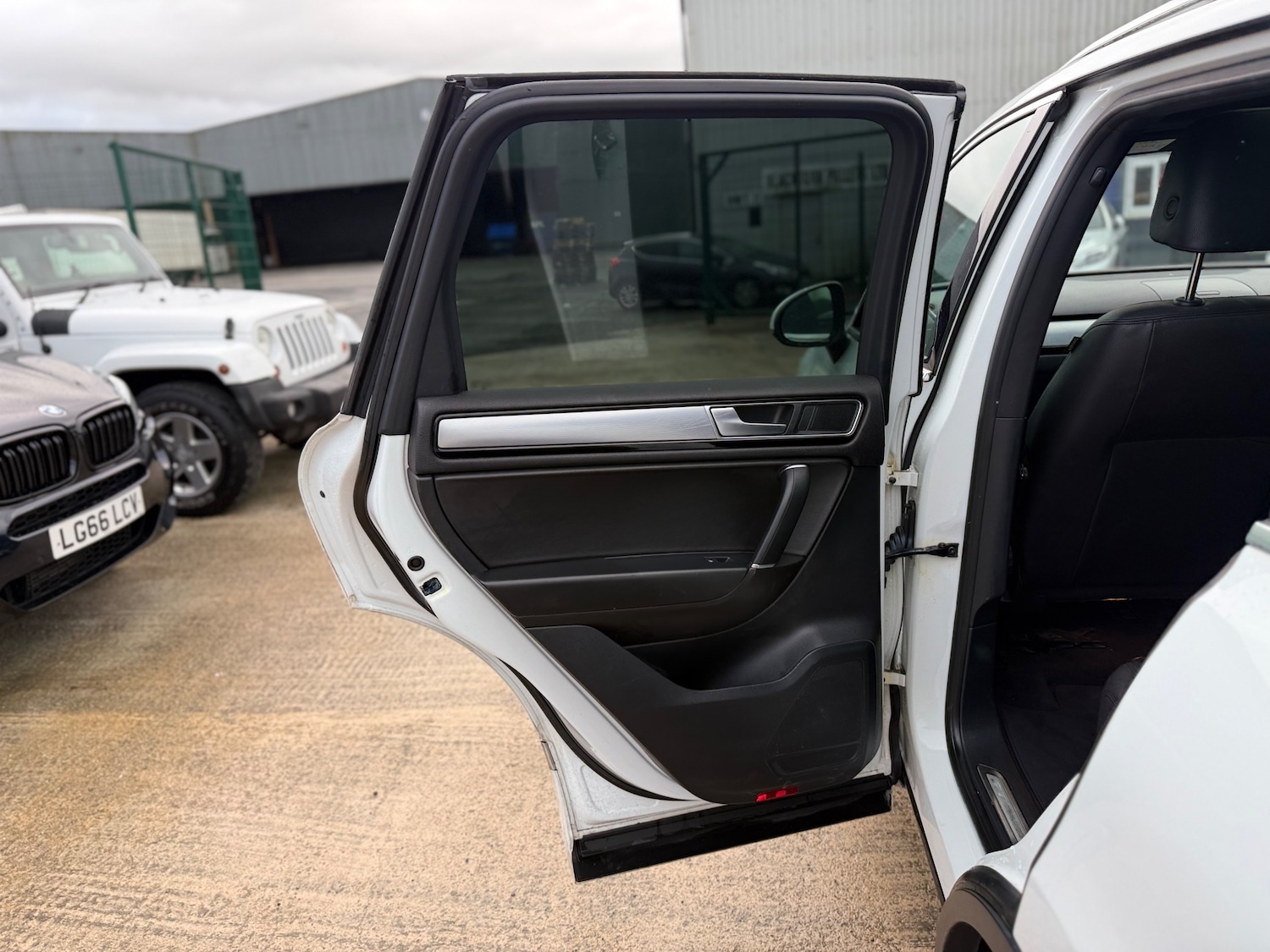 Used Volkswagen Touareg for sale - 77394200: Photo 55