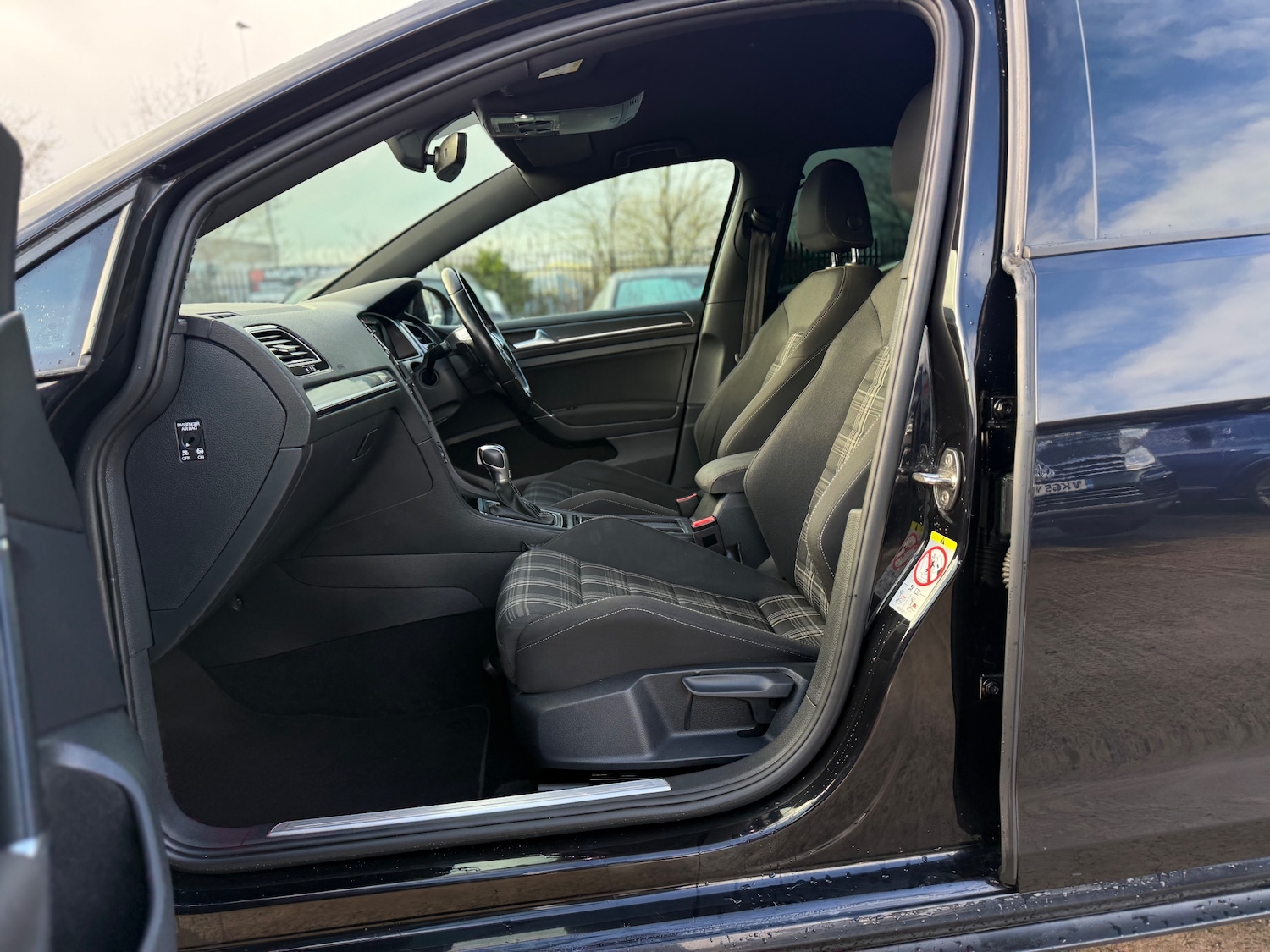 Used Volkswagen Golf 2017 for sale - 77378259: Photo 22