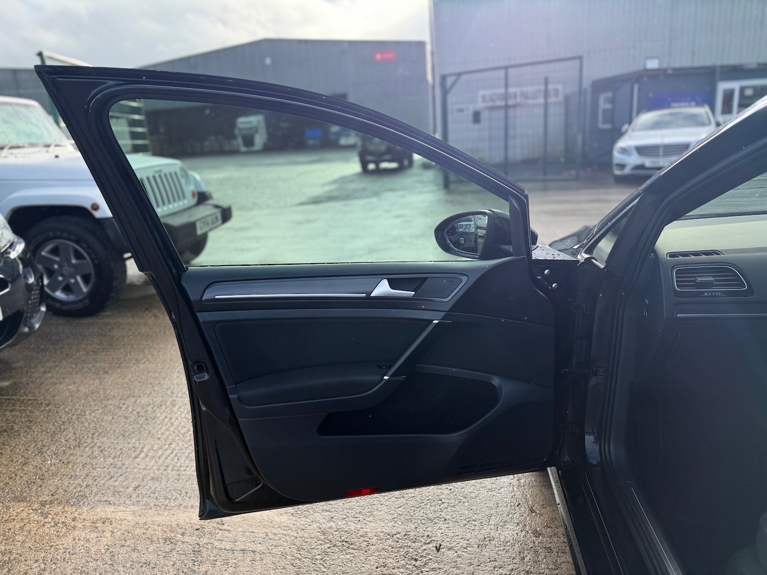 Used Volkswagen Golf 2017 for sale - 77378259: Photo 56