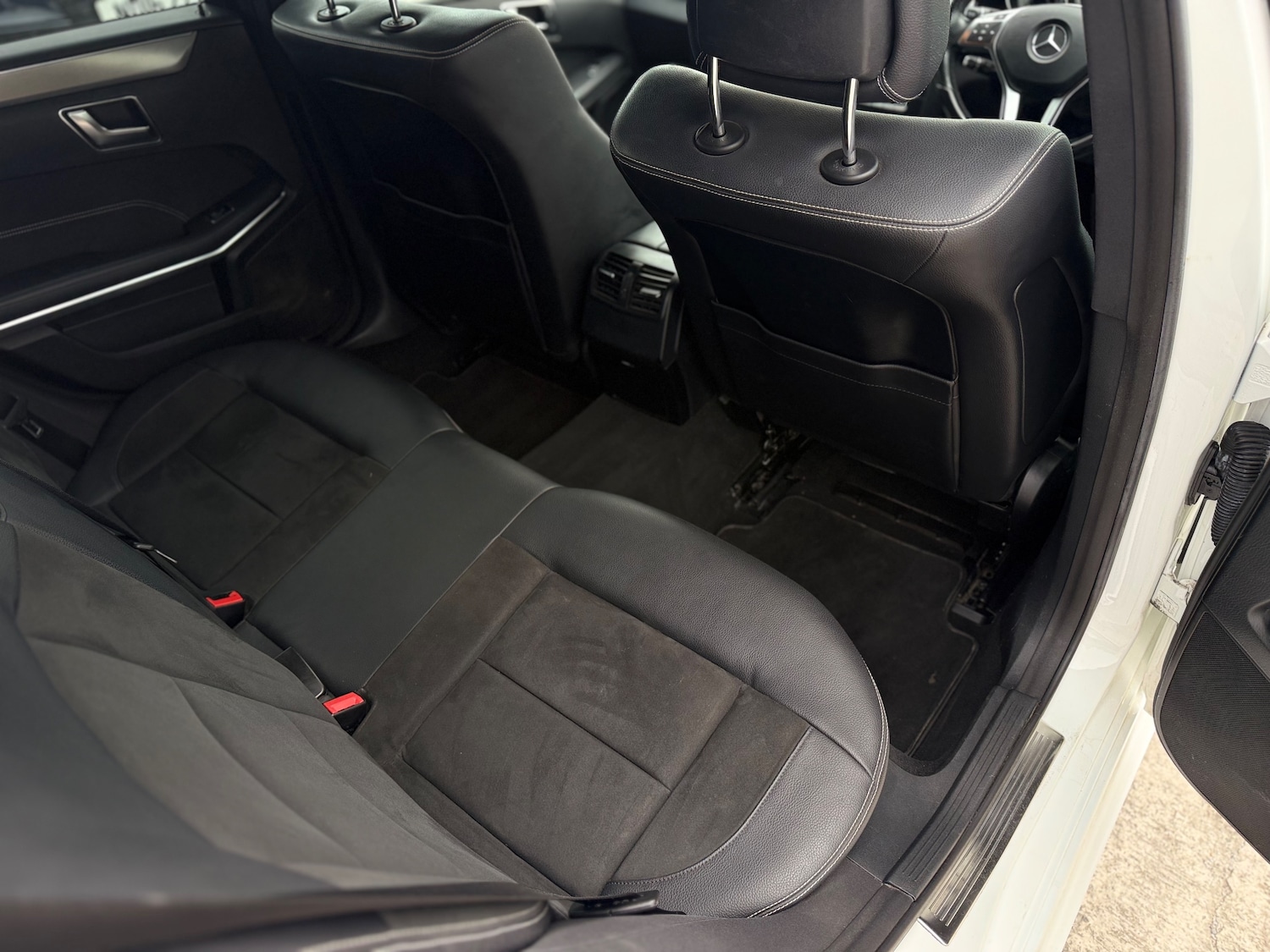 Used Mercedes-Benz E-Class 2015 for sale - 76120139: Photo 24