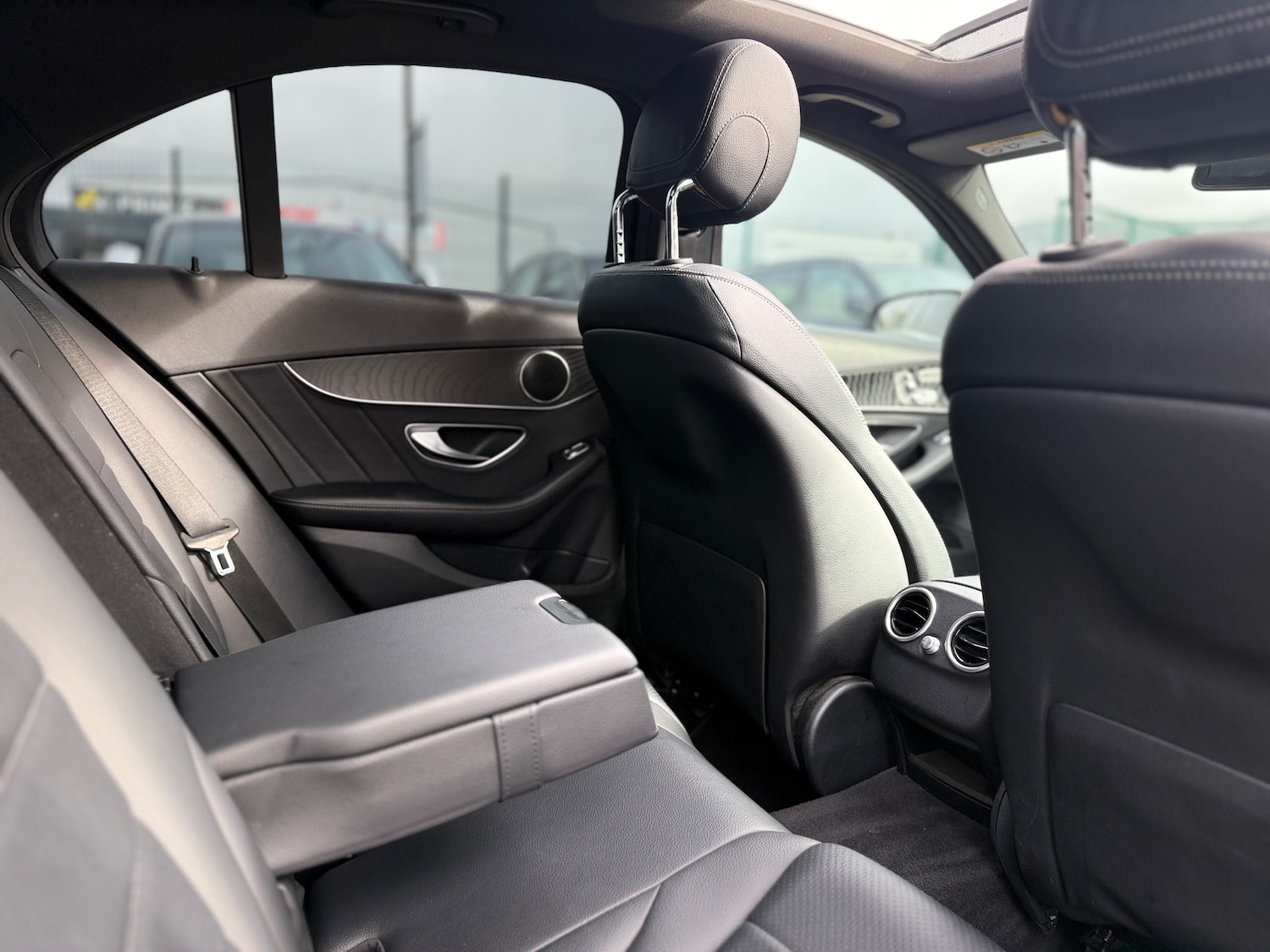 Used Mercedes-Benz C-Class 2016 for sale - 76174157: Photo 38