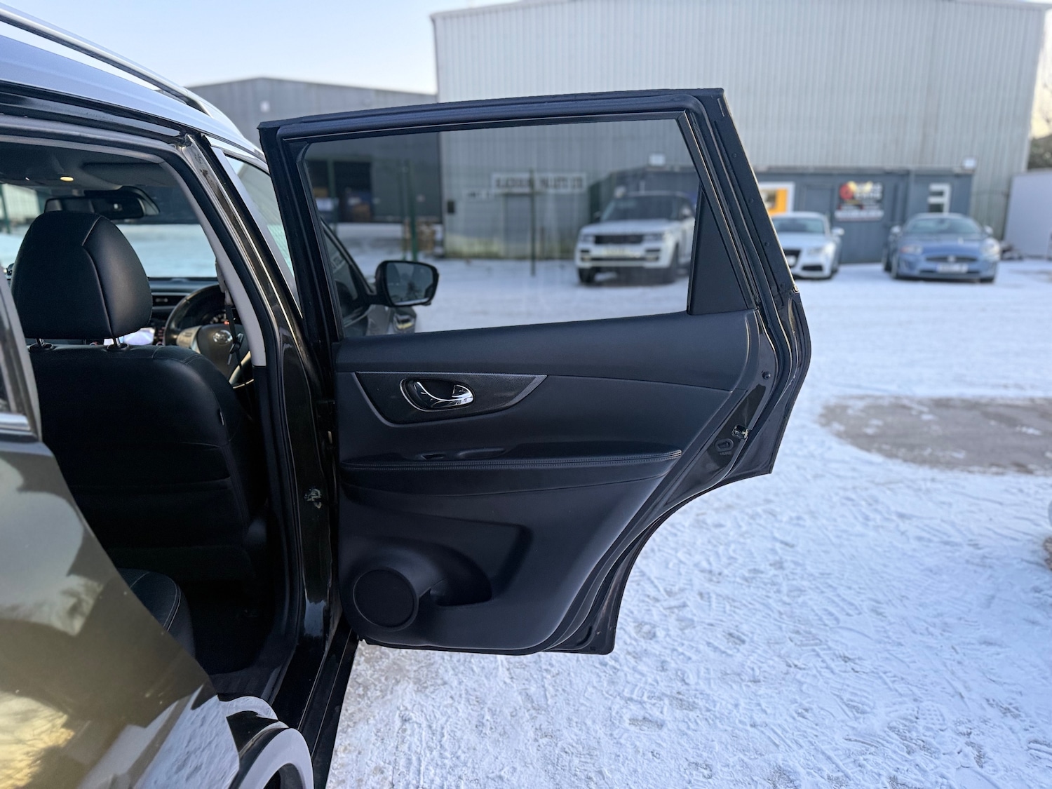 Used Nissan X-Trail 2015 for sale - 77092814: Photo 50