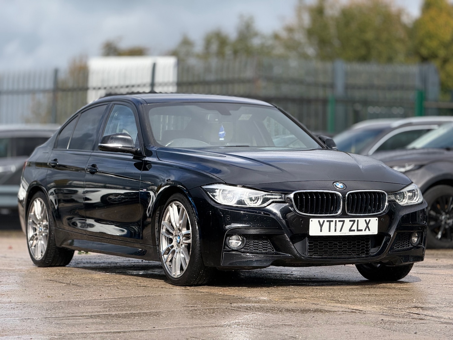 Used BMW 3 Series 2017 for sale - 76171055: Photo 1