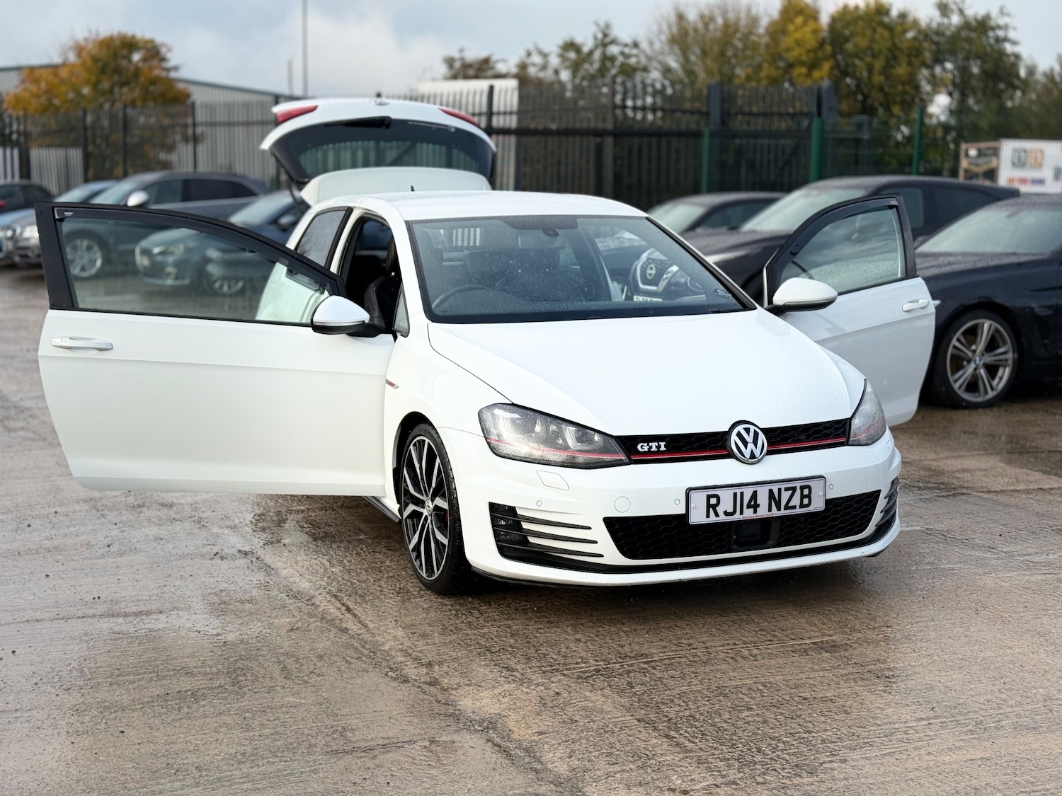 Used Volkswagen Golf 2014 for sale - 76299825: Photo 10