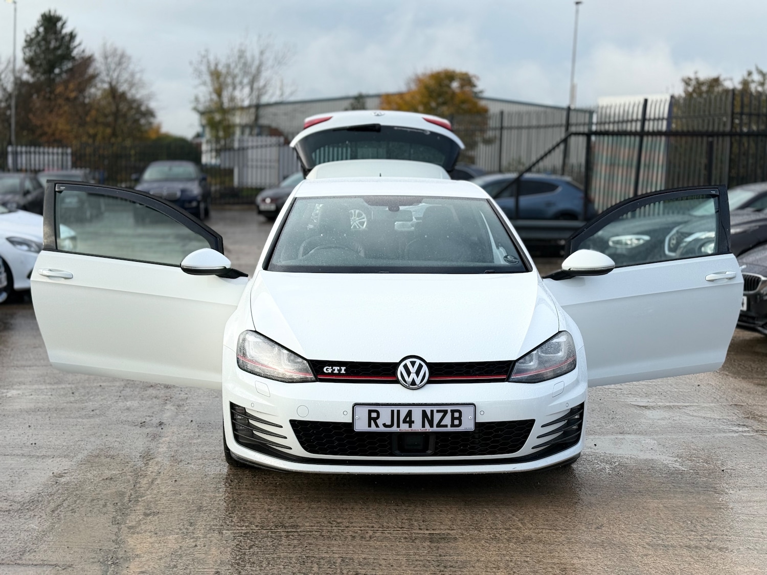 Used Volkswagen Golf 2014 for sale - 76299825: Photo 11