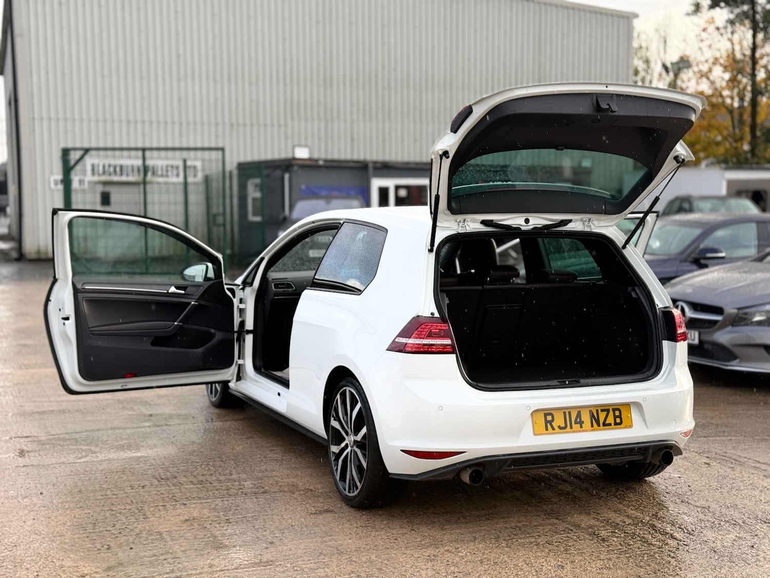 Used Volkswagen Golf 2014 for sale - 76299825: Photo 14