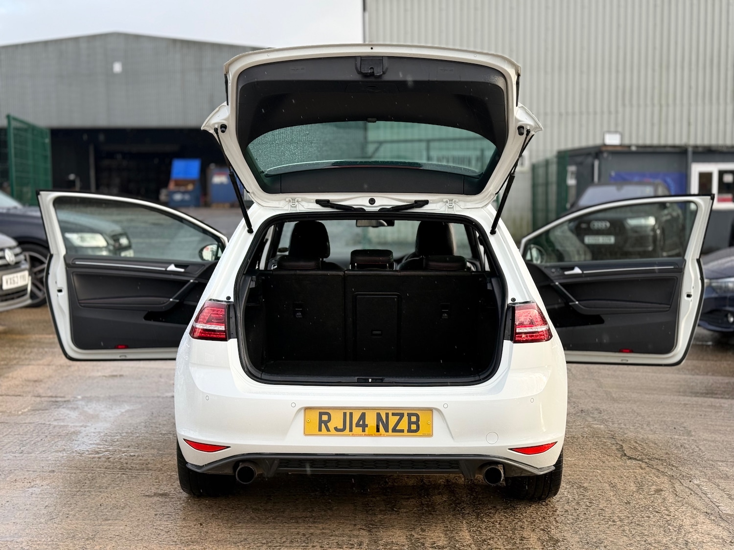 Used Volkswagen Golf 2014 for sale - 76299825: Photo 15