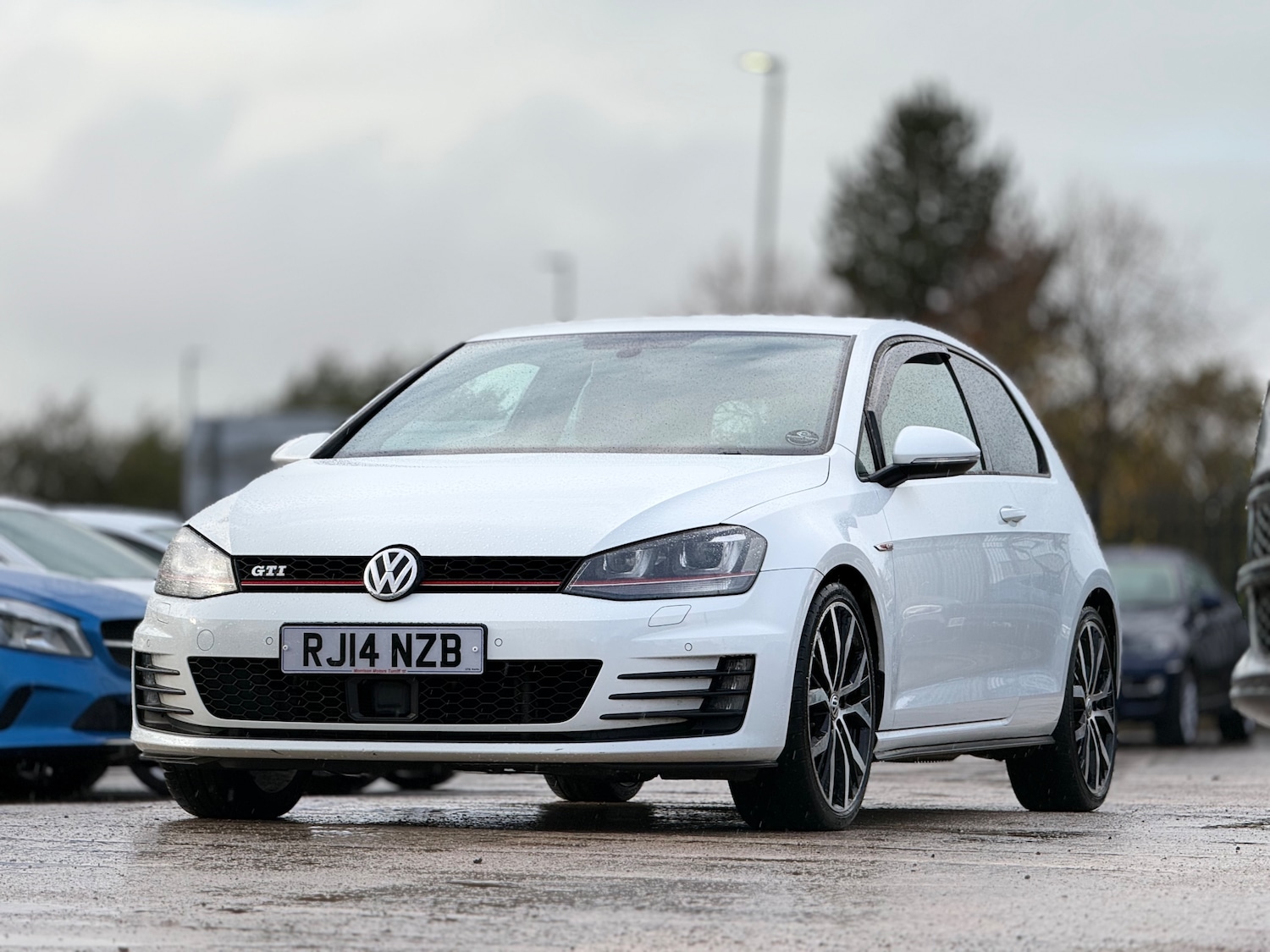 Used Volkswagen Golf 2014 for sale - 76299825: Photo 2