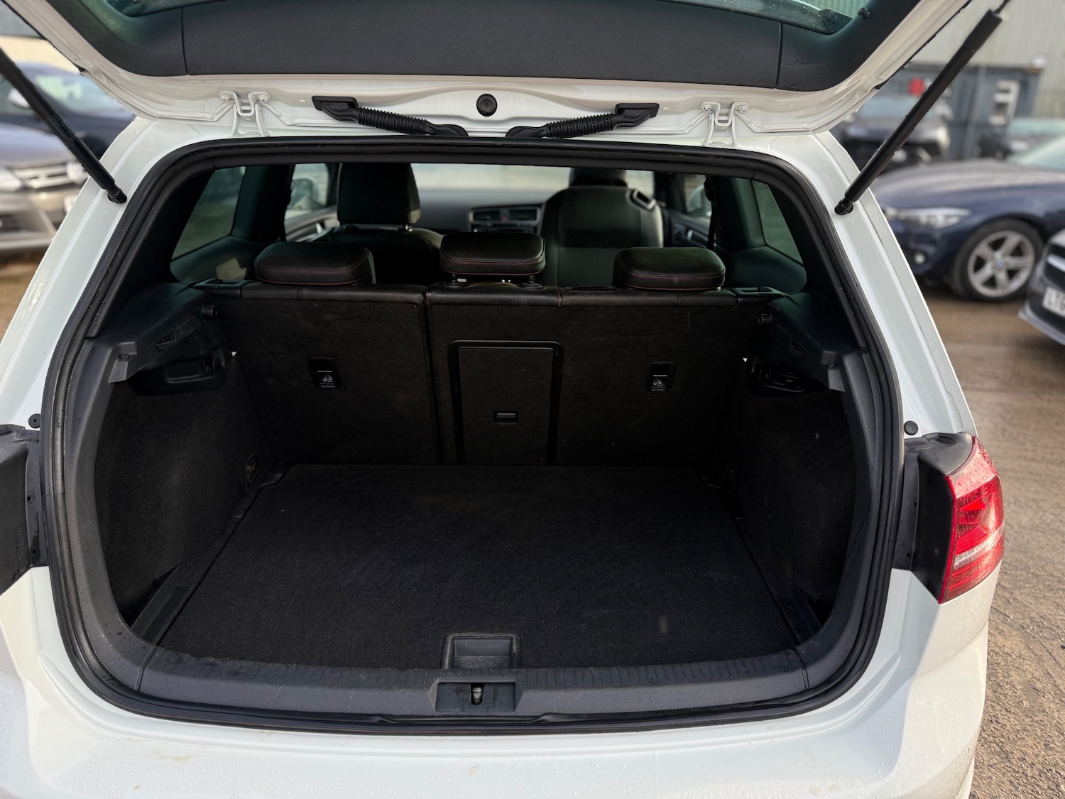 Used Volkswagen Golf 2014 for sale - 76299825: Photo 31