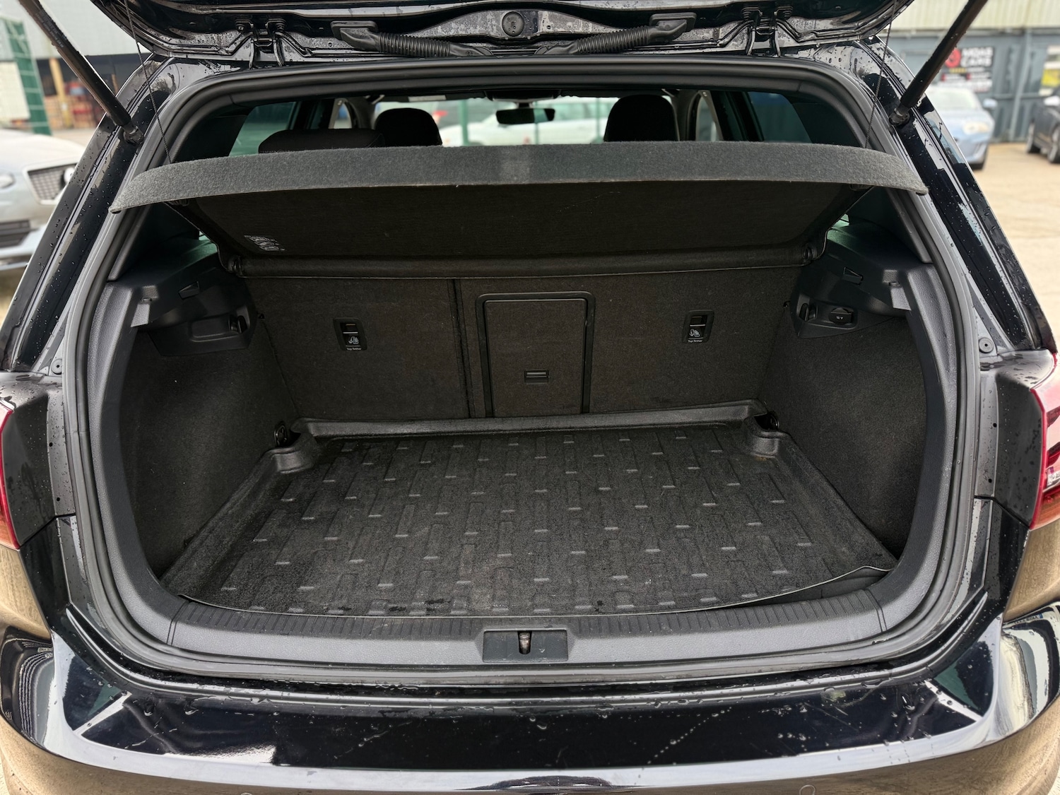 Used Volkswagen Golf 2016 for sale - 77010594: Photo 33