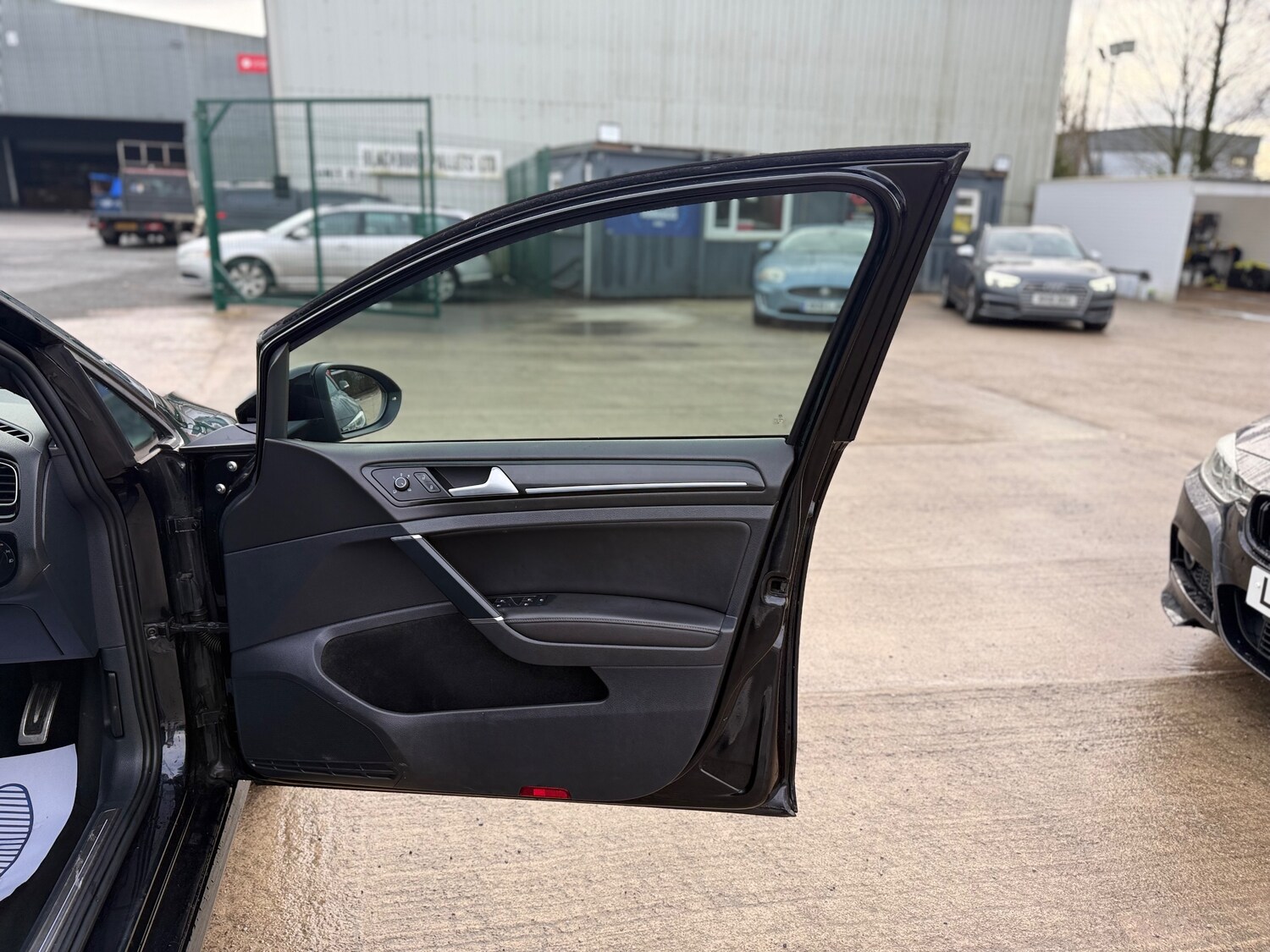 Used Volkswagen Golf 2016 for sale - 77010594: Photo 51