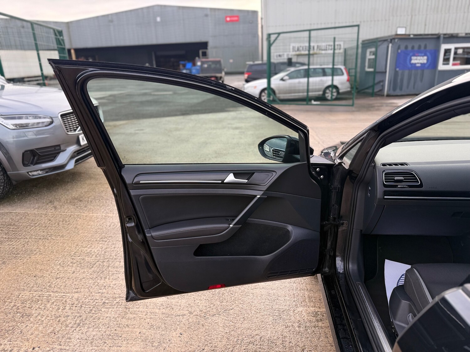 Used Volkswagen Golf 2016 for sale - 77010594: Photo 53