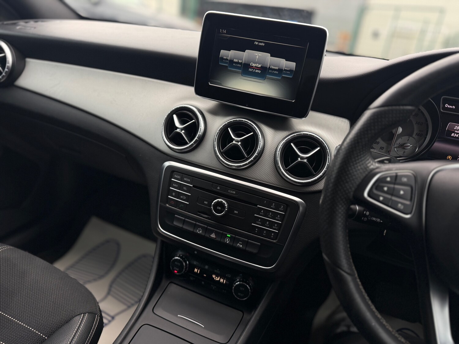 Used Mercedes-Benz CLA 2015 for sale - 76305287: Photo 35