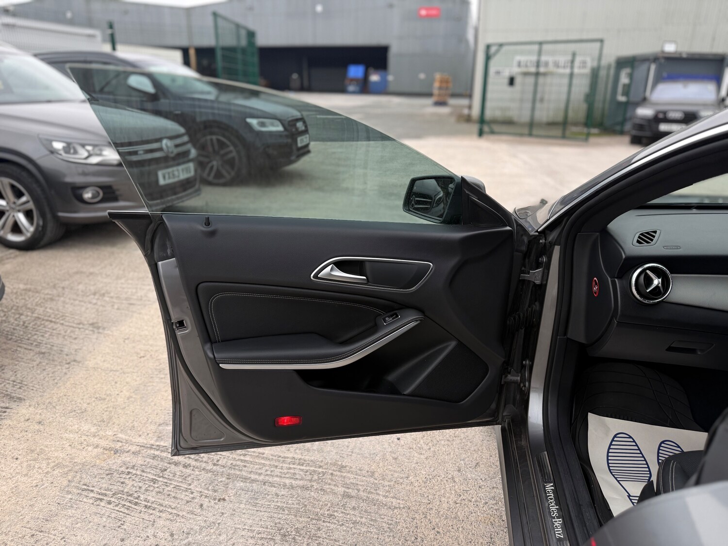 Used Mercedes-Benz CLA 2015 for sale - 76305287: Photo 49