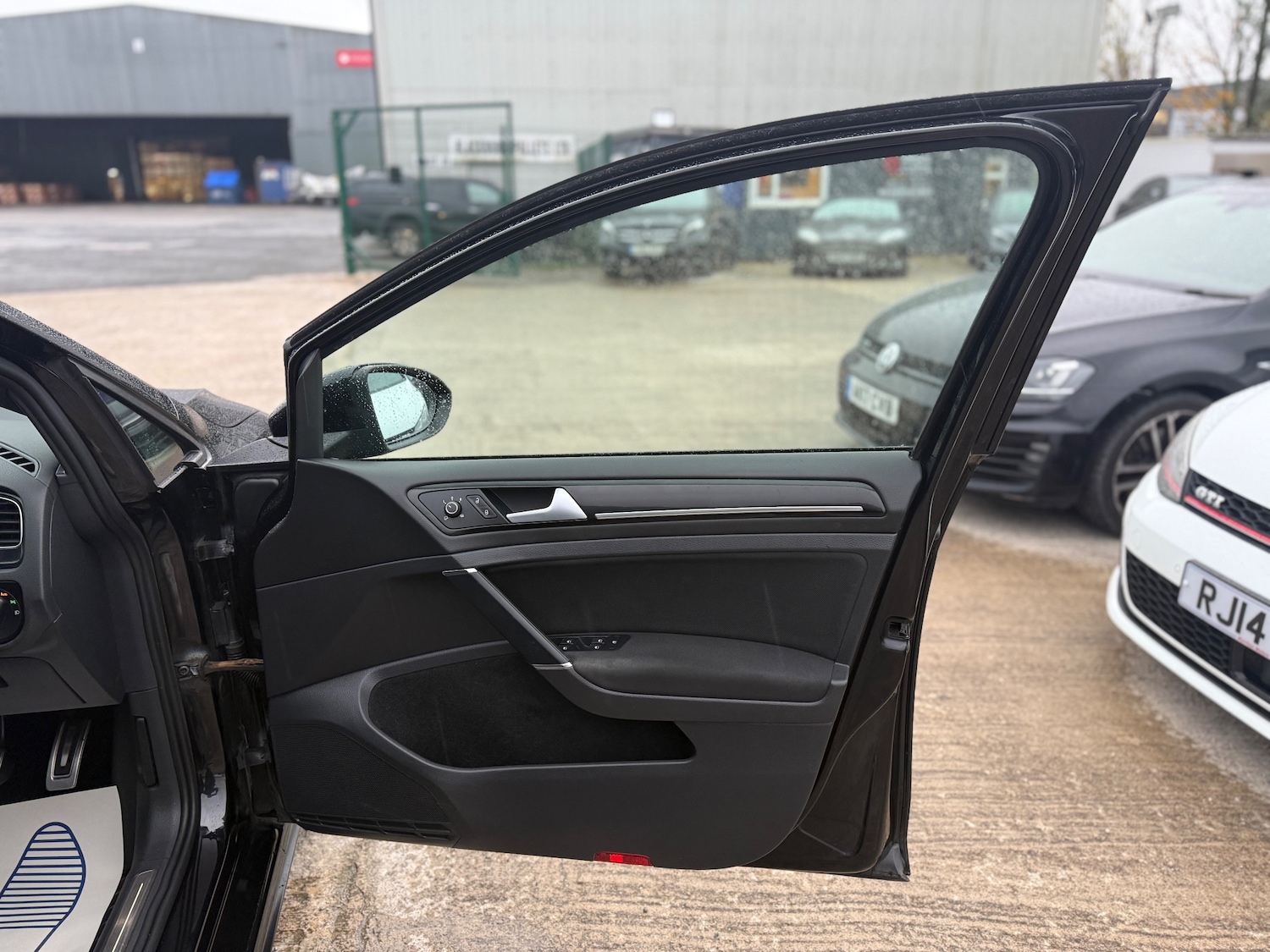 Used Volkswagen Golf 2014 for sale - 76416511: Photo 54