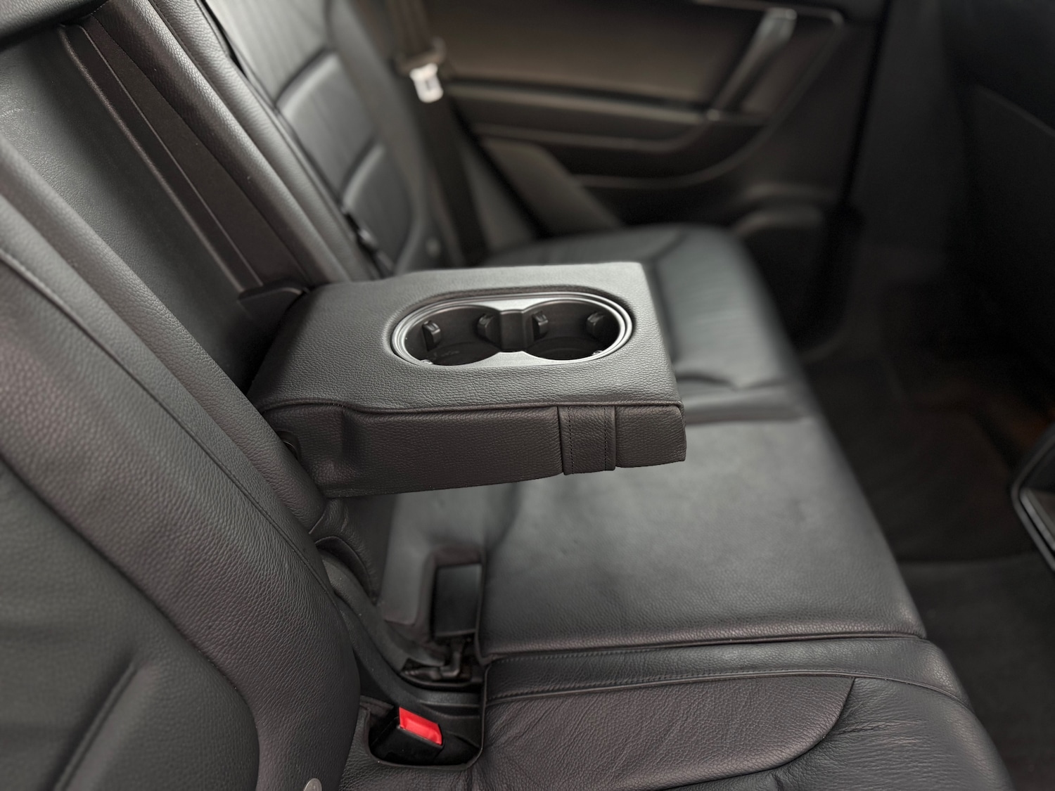 Used Volkswagen Touareg 2015 for sale - 77408858: Photo 28