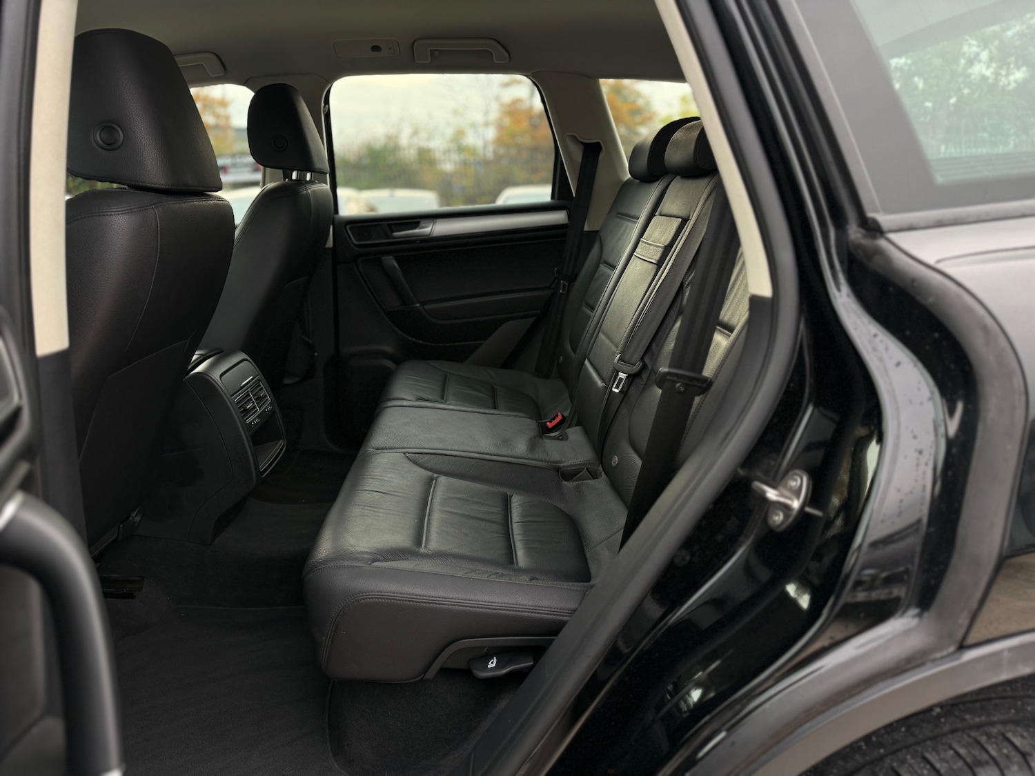 Used Volkswagen Touareg 2015 for sale - 77408858: Photo 30