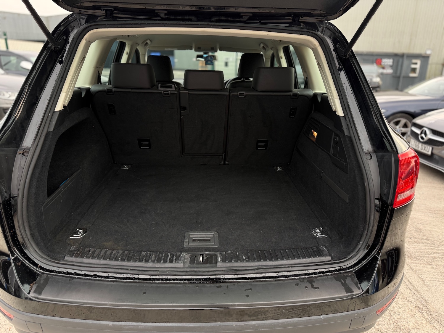 Used Volkswagen Touareg 2015 for sale - 77408858: Photo 33