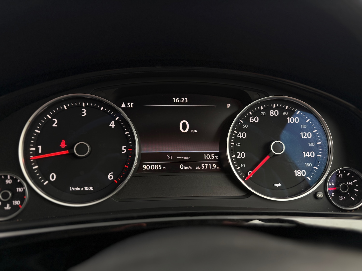 Used Volkswagen Touareg 2015 for sale - 77408858: Photo 35