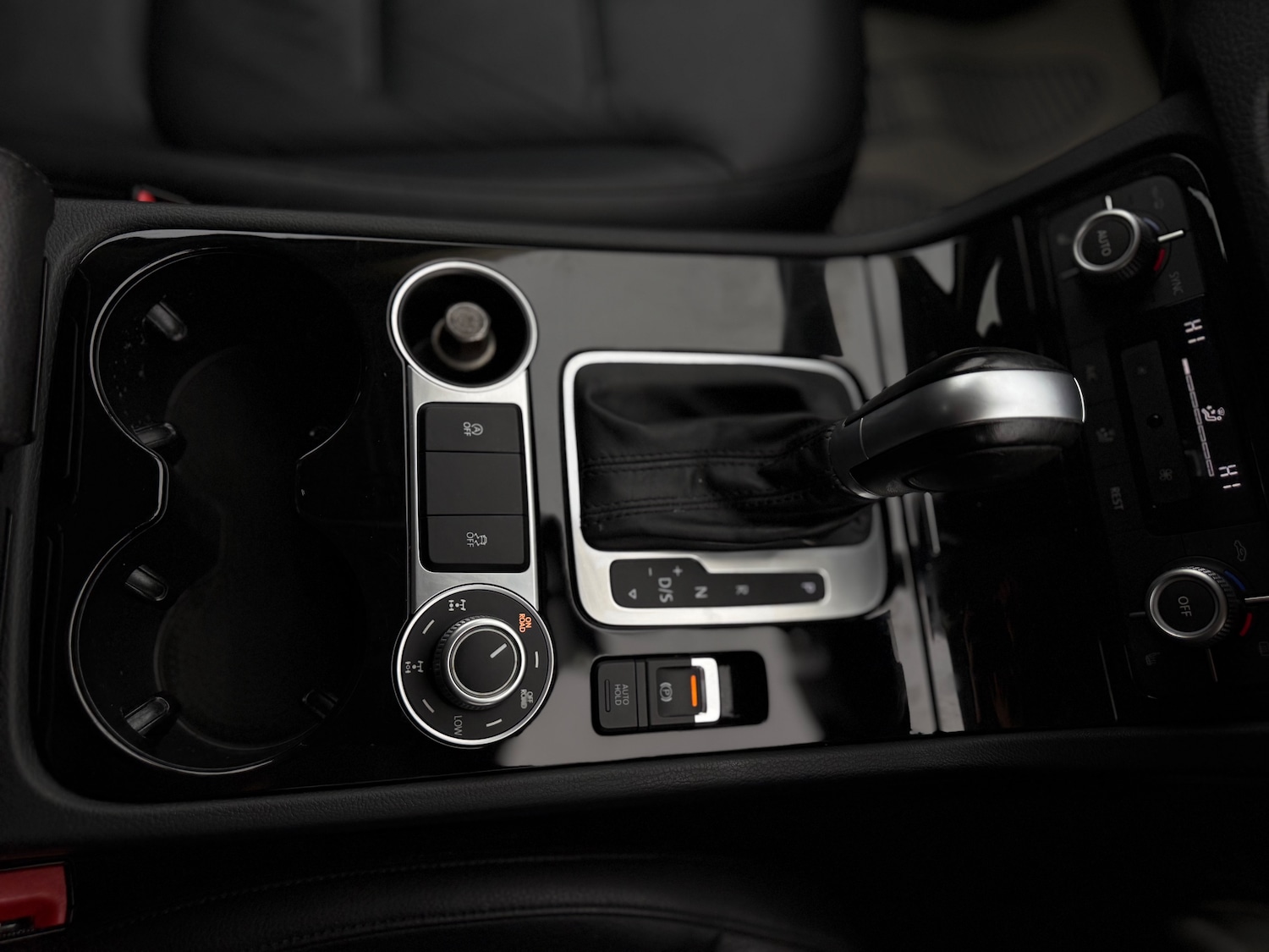 Used Volkswagen Touareg 2015 for sale - 77408858: Photo 49