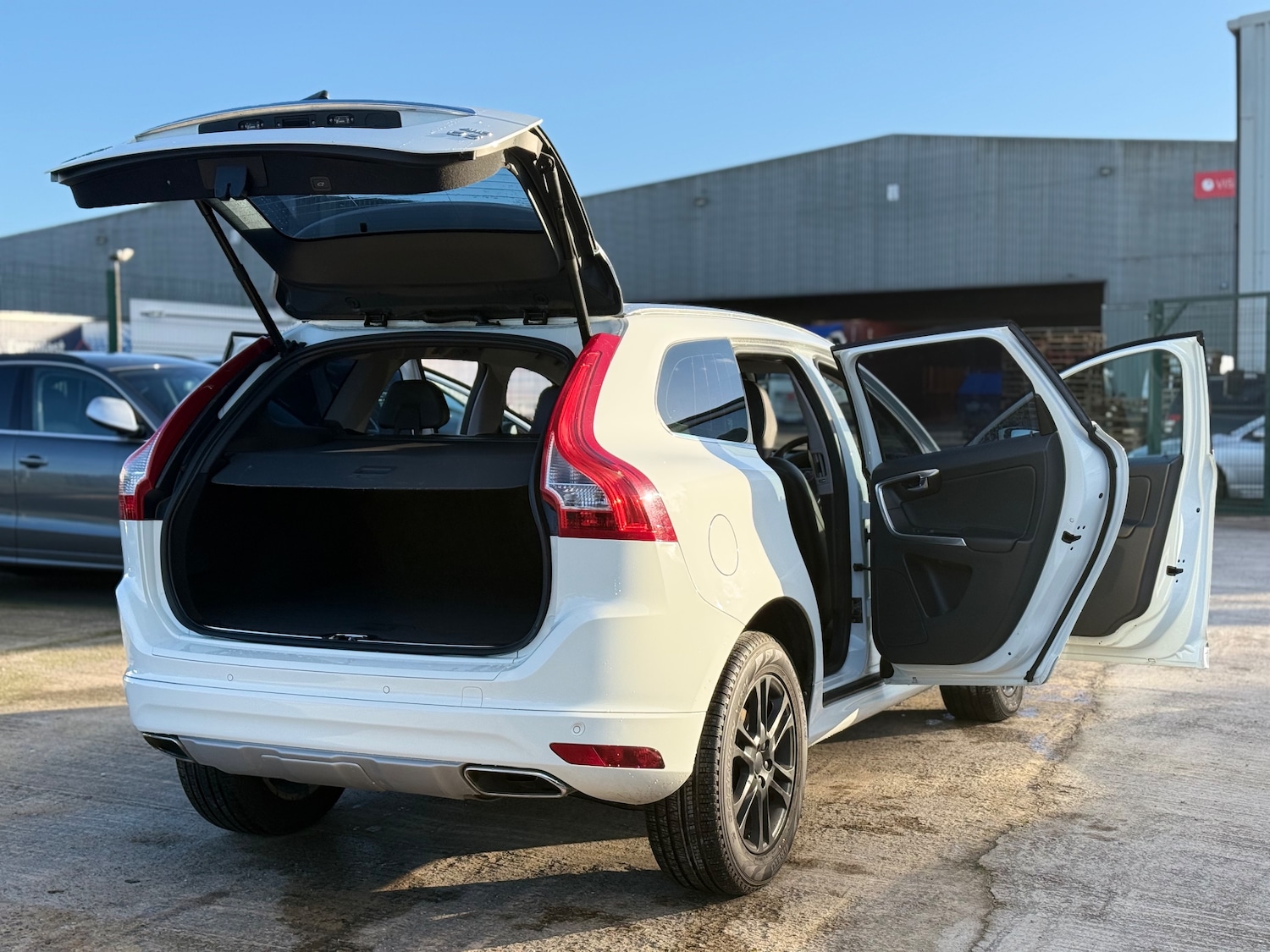 Used Volvo XC60 2016 for sale - 76313807: Photo 16