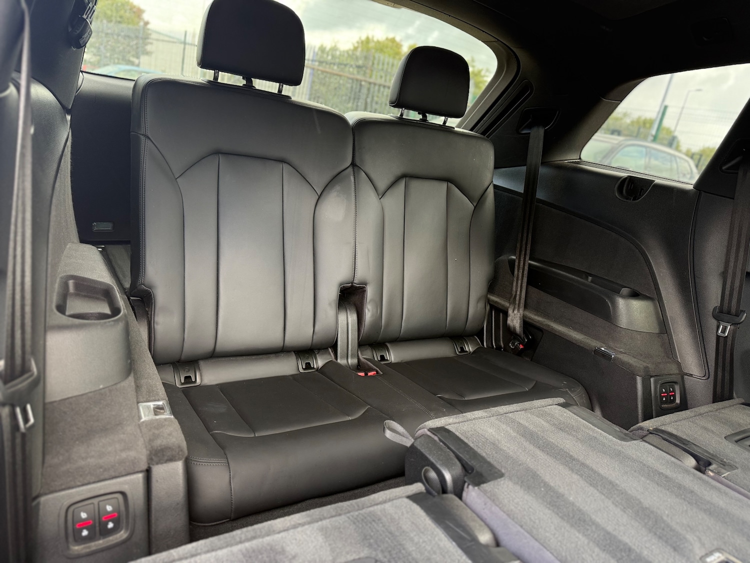 Used Audi SQ7 2016 for sale - 76292898: Photo 31