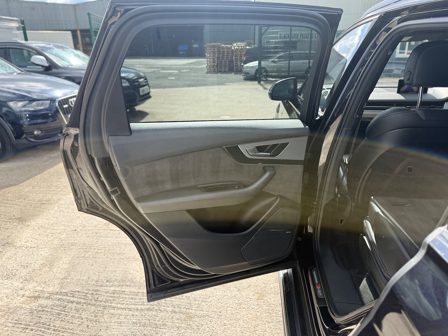 Used Audi SQ7 2016 for sale - 76292898: Photo 64