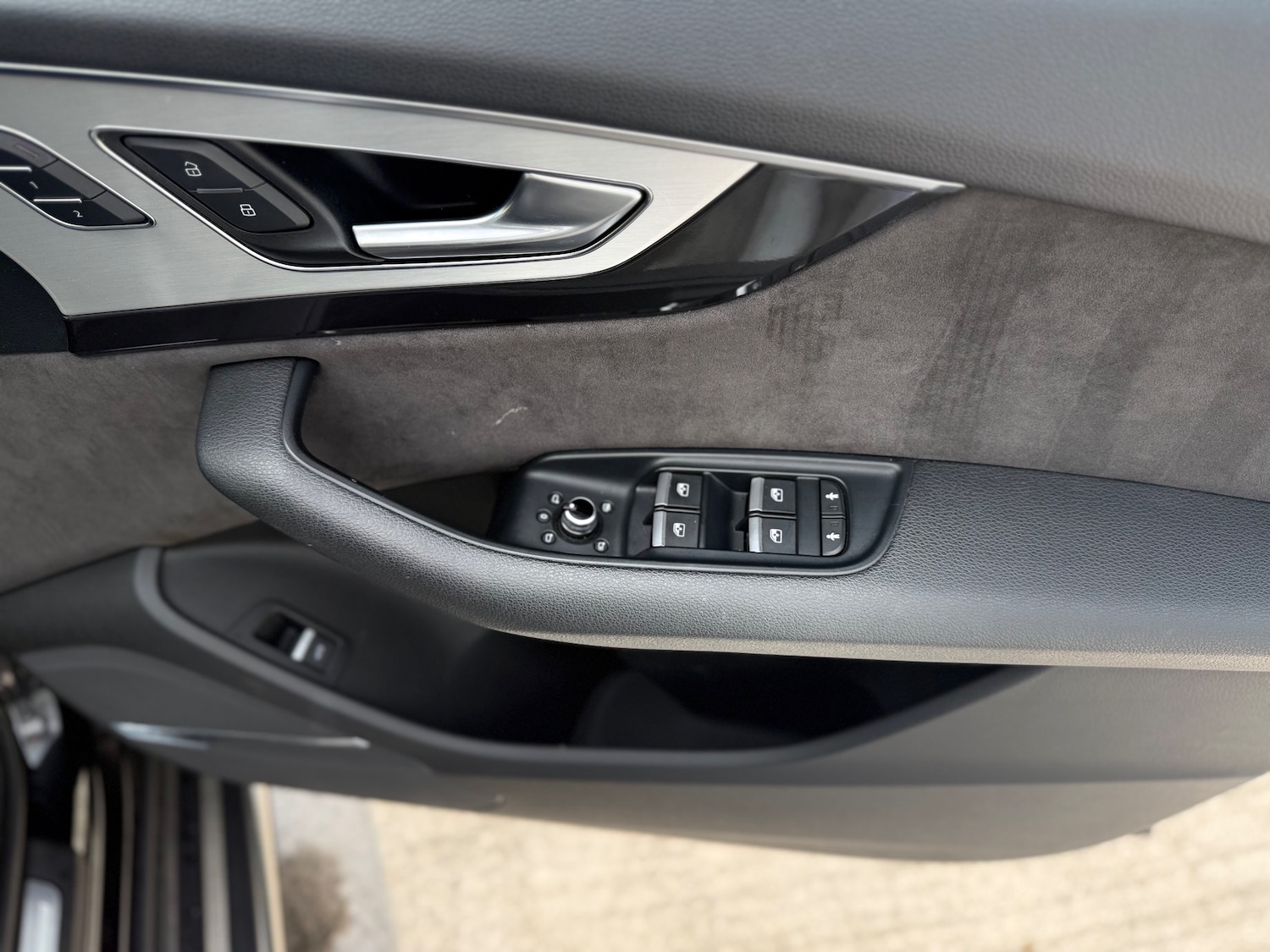 Used Audi SQ7 2016 for sale - 76292898: Photo 65