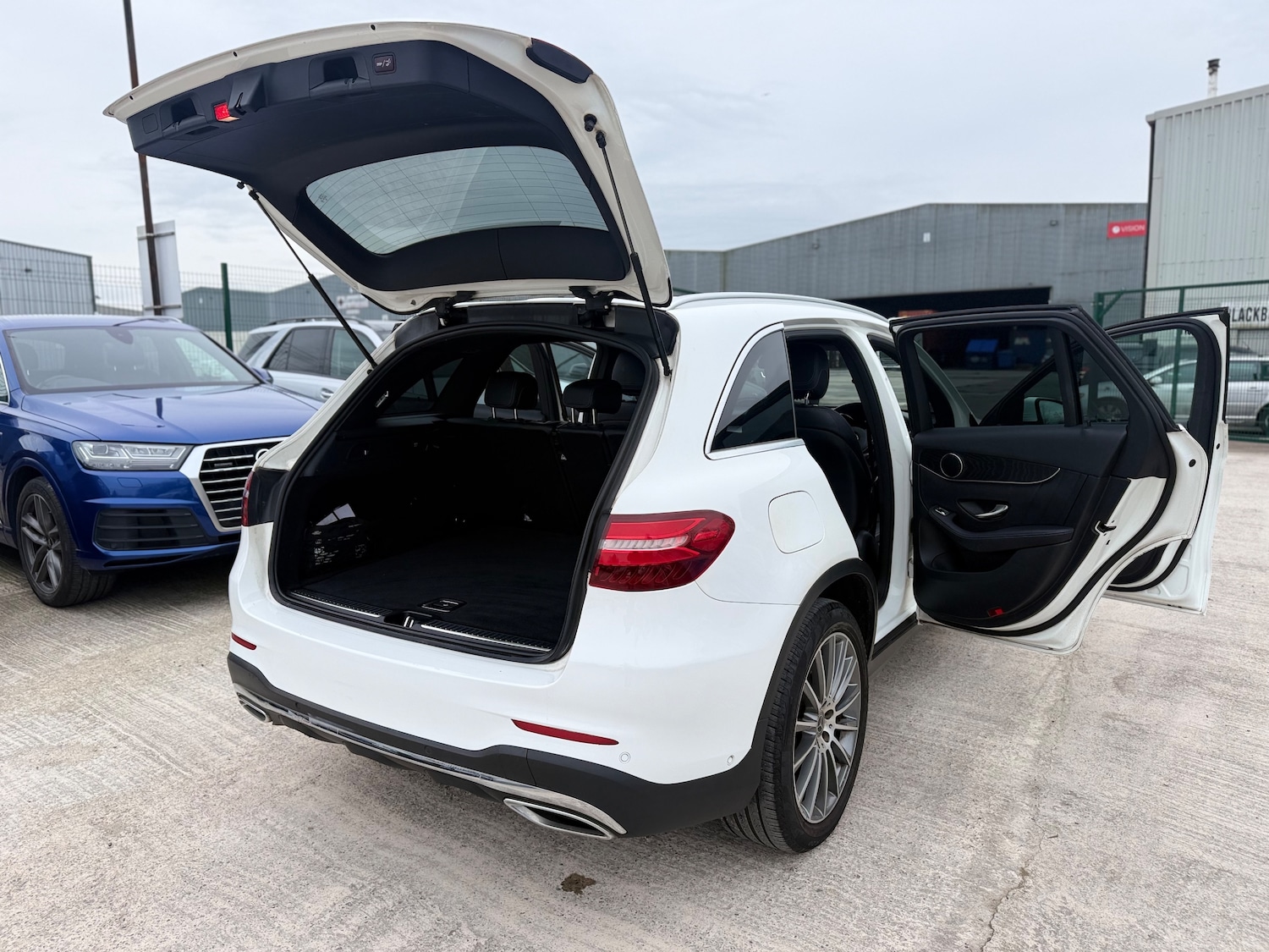 Used Mercedes-Benz GLC 2018 for sale - 77567827: Photo 16