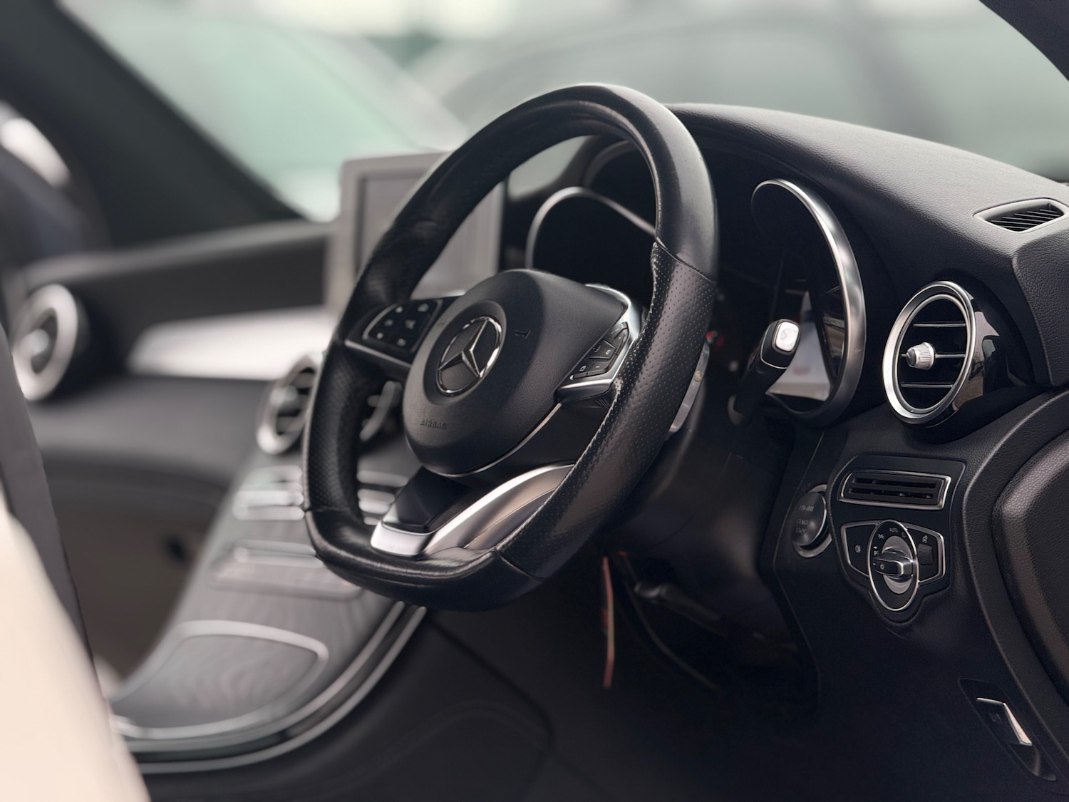 Used Mercedes-Benz GLC 2018 for sale - 77567827: Photo 18