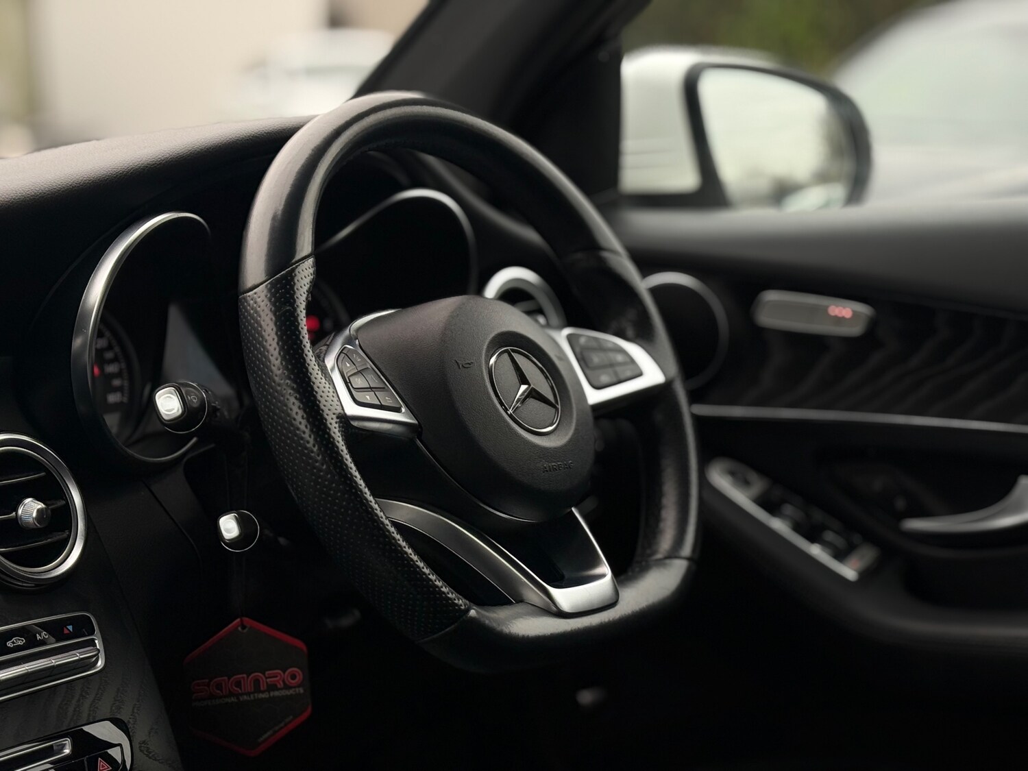 Used Mercedes-Benz GLC 2018 for sale - 77567827: Photo 31