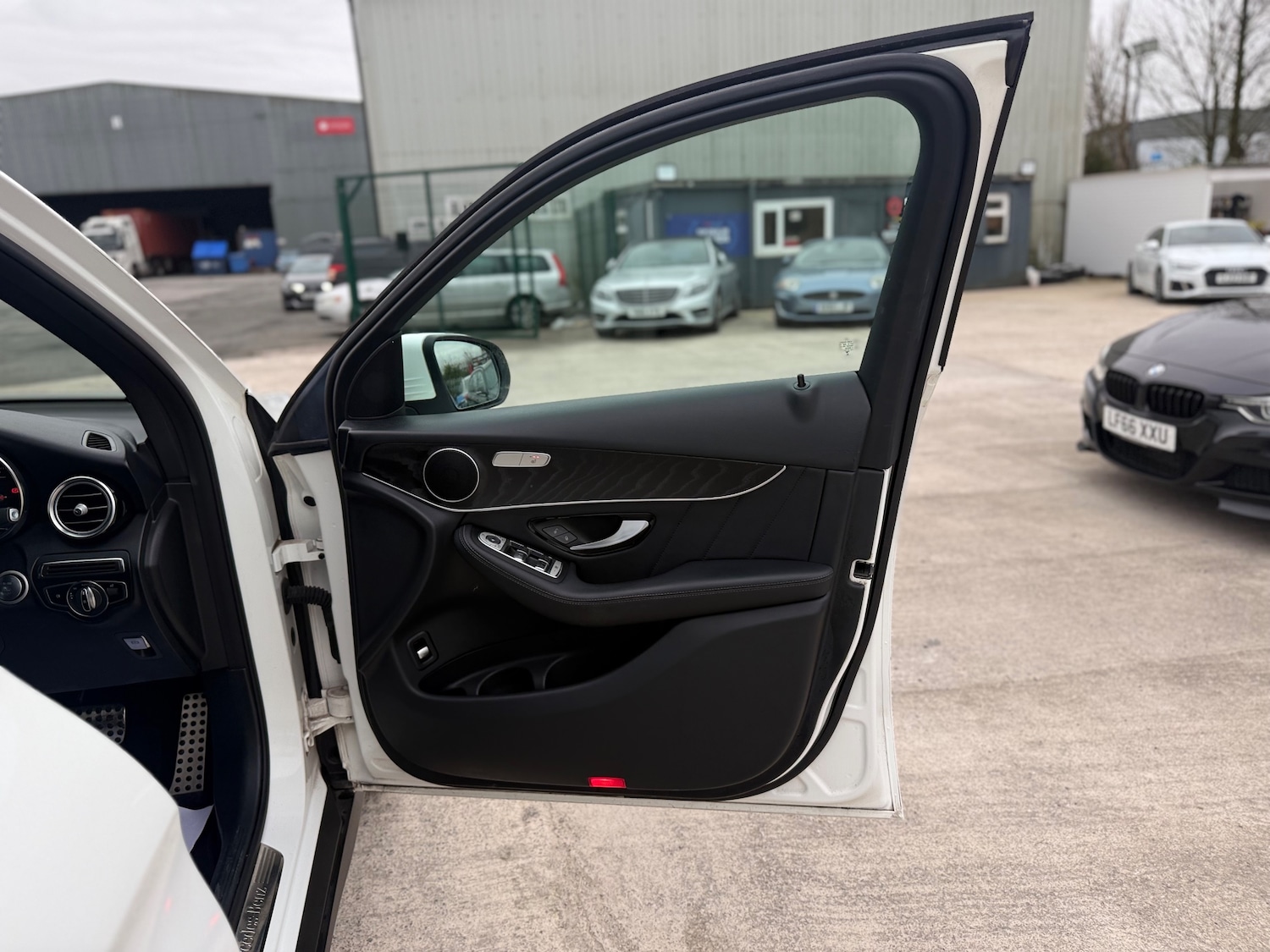 Used Mercedes-Benz GLC 2018 for sale - 77567827: Photo 54