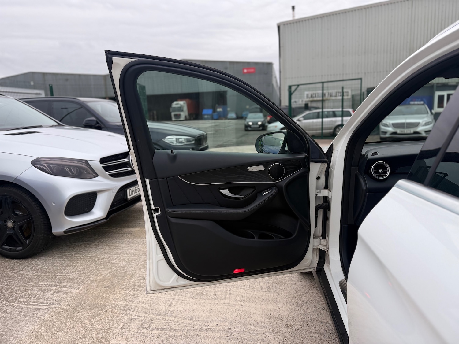 Used Mercedes-Benz GLC 2018 for sale - 77567827: Photo 56