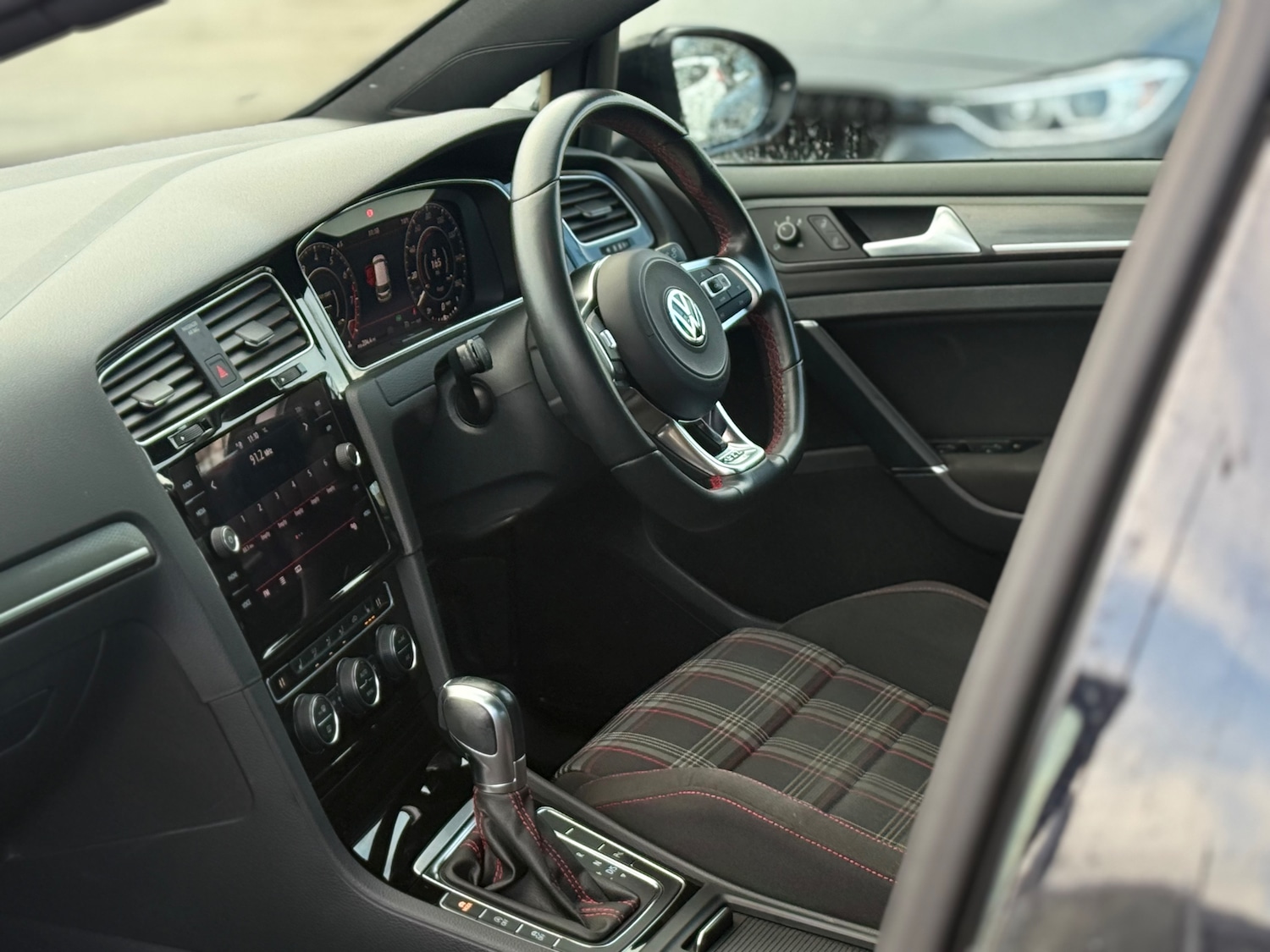 Used Volkswagen Golf 2019 for sale - 77165818: Photo 32