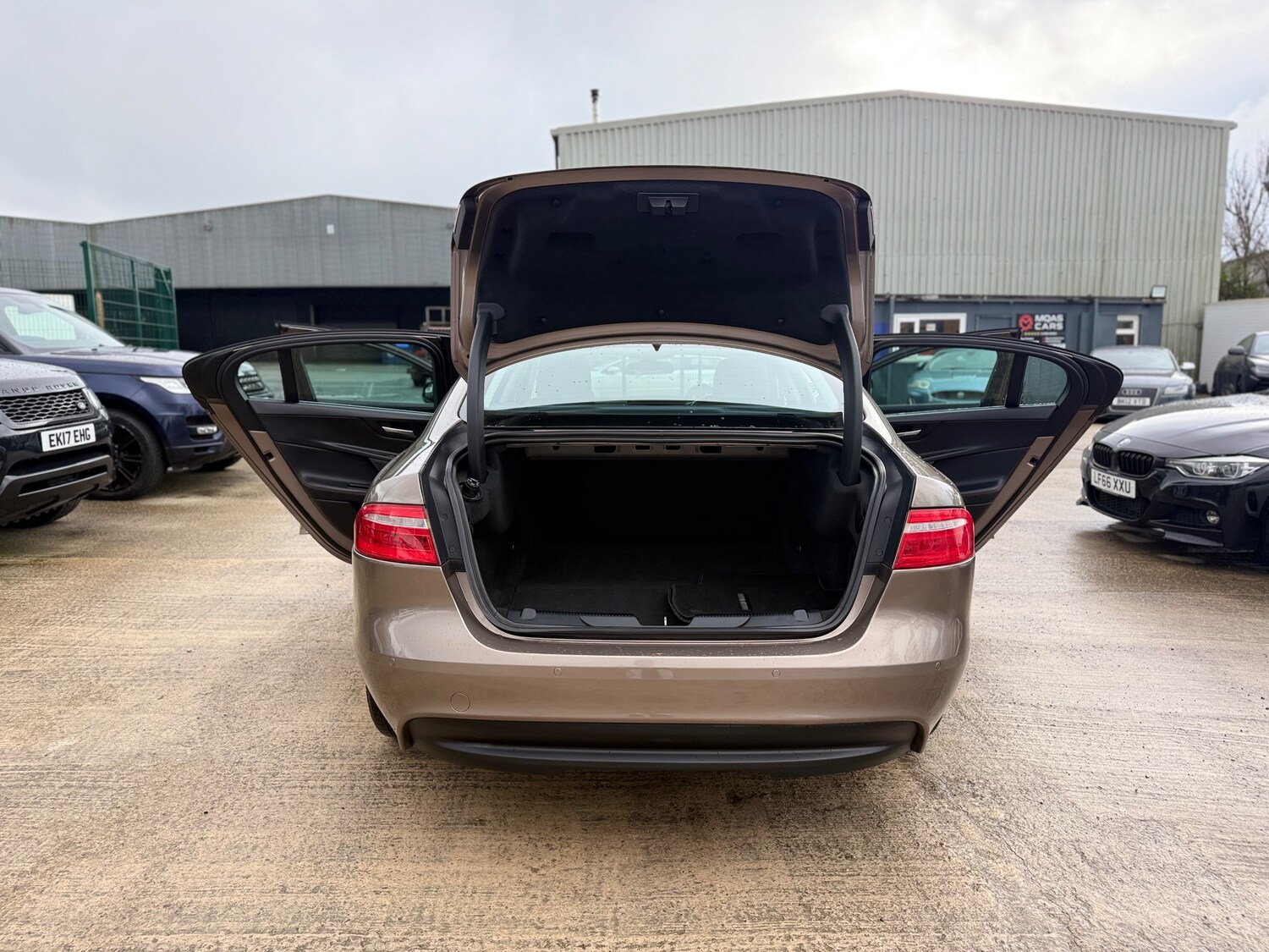 Used Jaguar XE 2016 for sale - 77493753: Photo 15