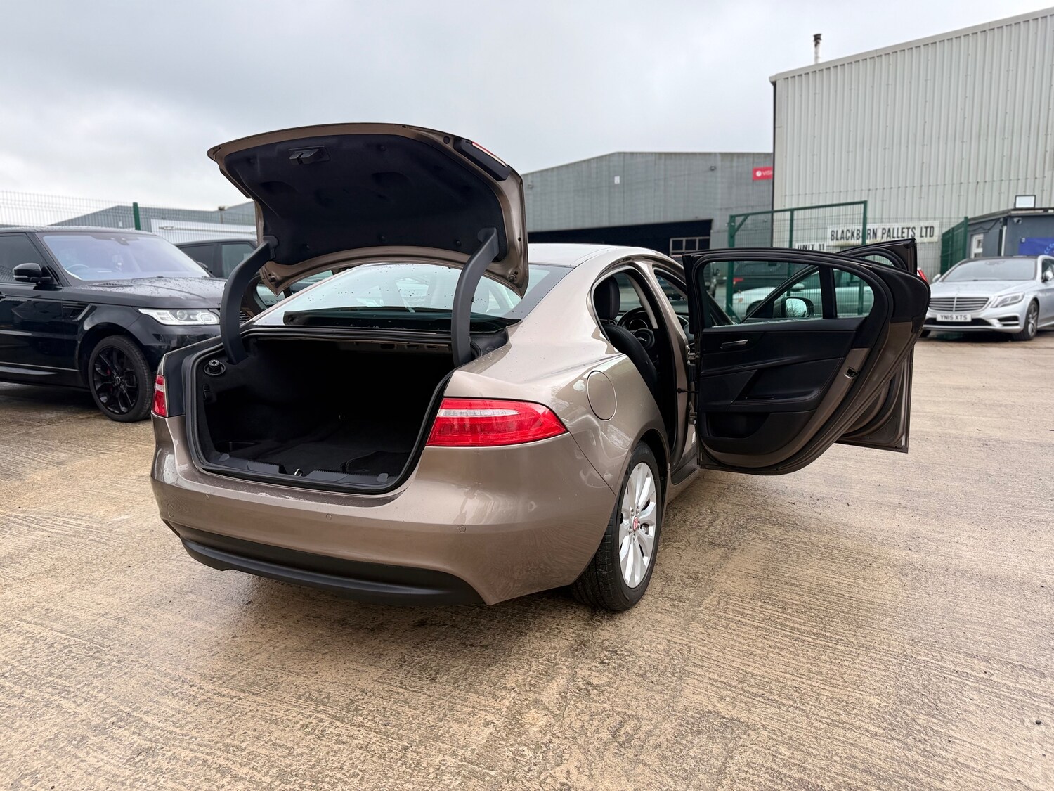 Used Jaguar XE 2016 for sale - 77493753: Photo 16