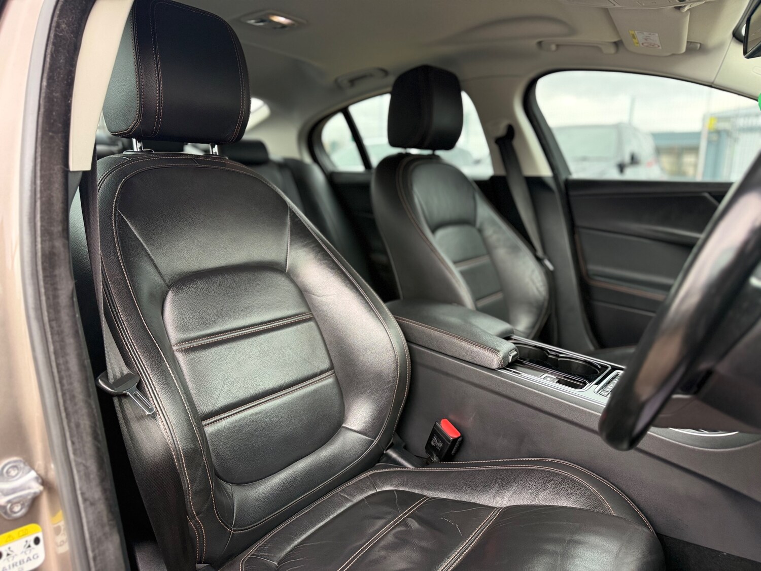 Used Jaguar XE 2016 for sale - 77493753: Photo 21