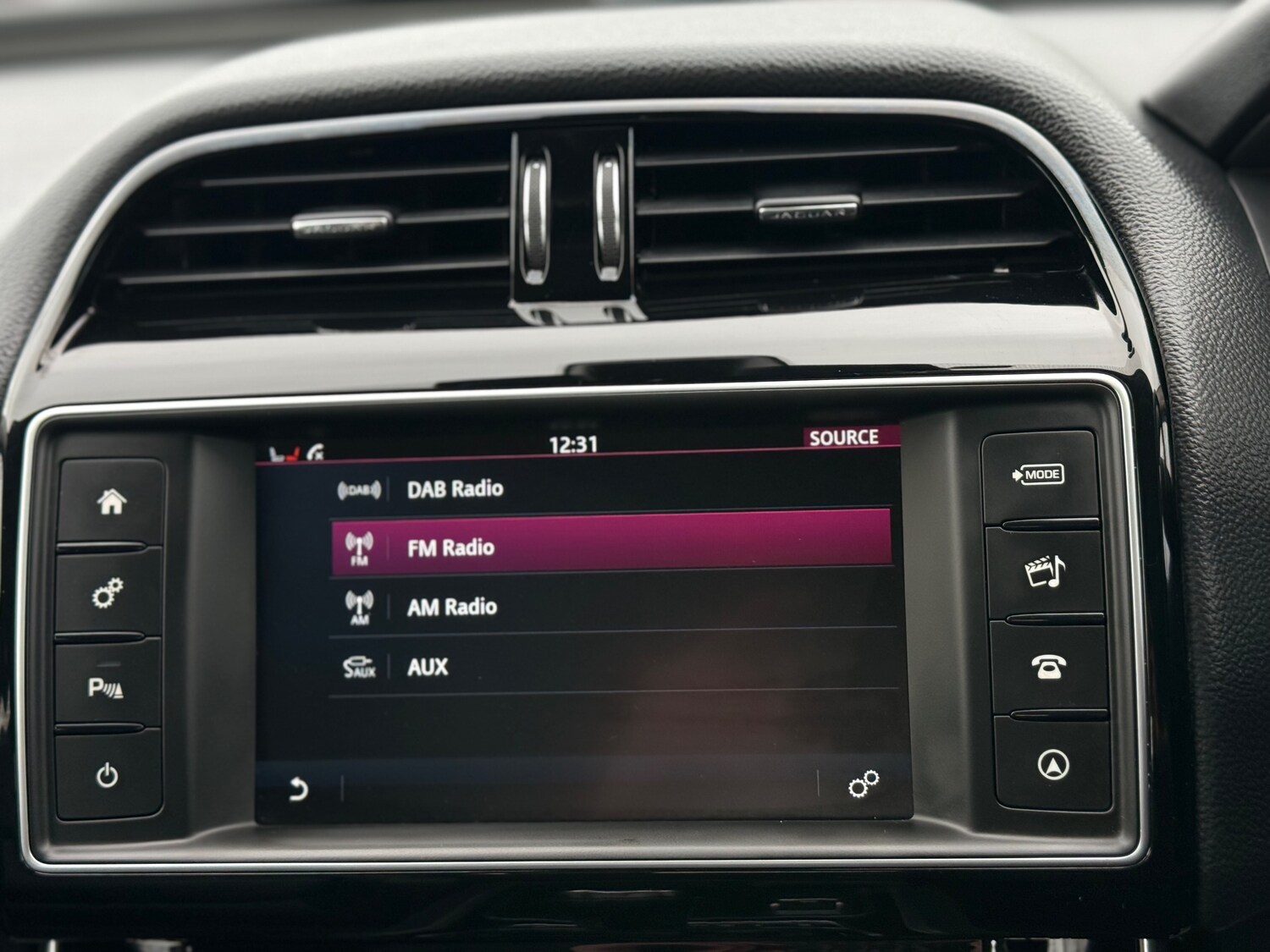 Used Jaguar XE 2016 for sale - 77493753: Photo 44