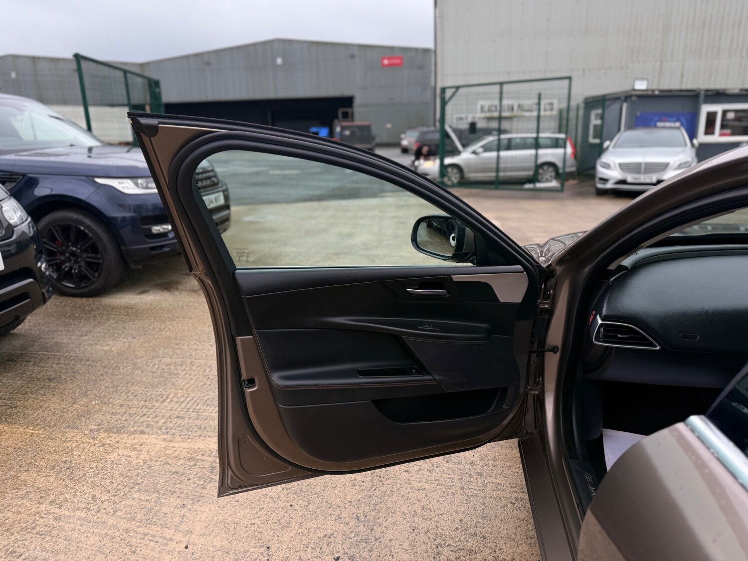 Used Jaguar XE 2016 for sale - 77493753: Photo 53