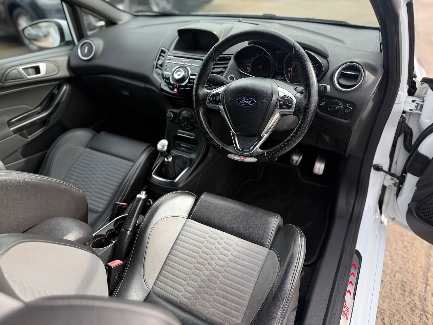 Used Ford Fiesta 2015 for sale - 76174163: Photo 18