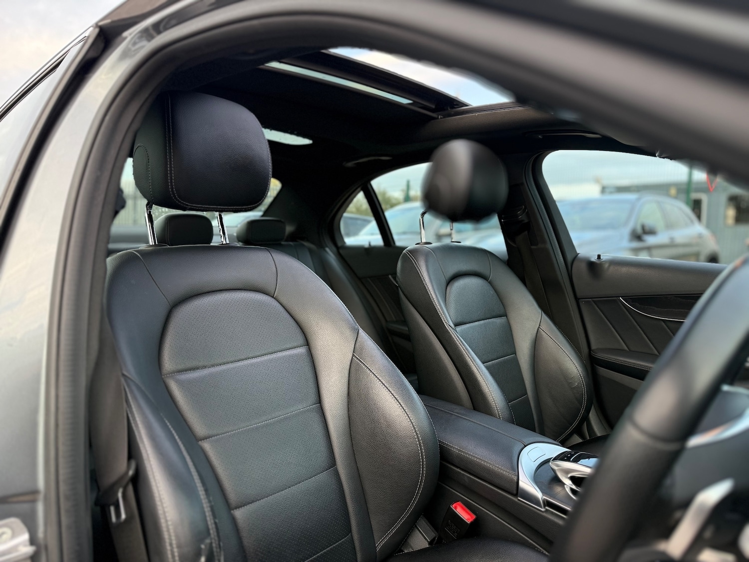 Used Mercedes-Benz C Class 2016 for sale - 76386875: Photo 29