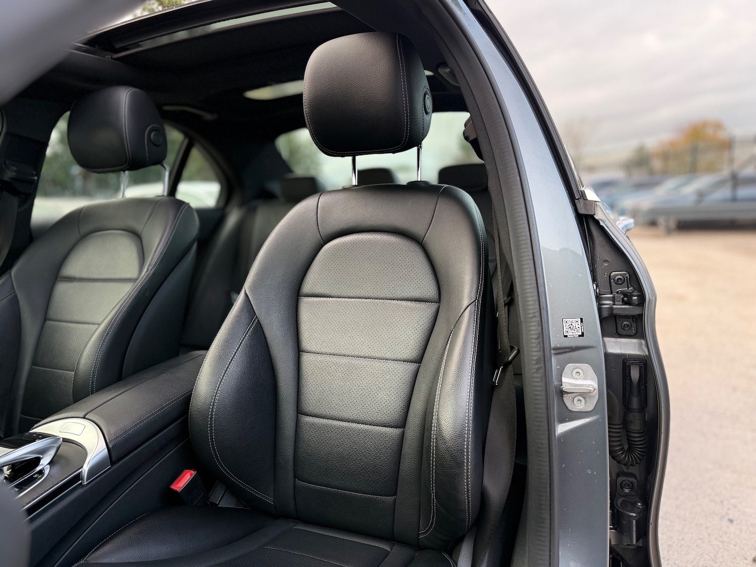 Used Mercedes-Benz C Class 2016 for sale - 76386875: Photo 32